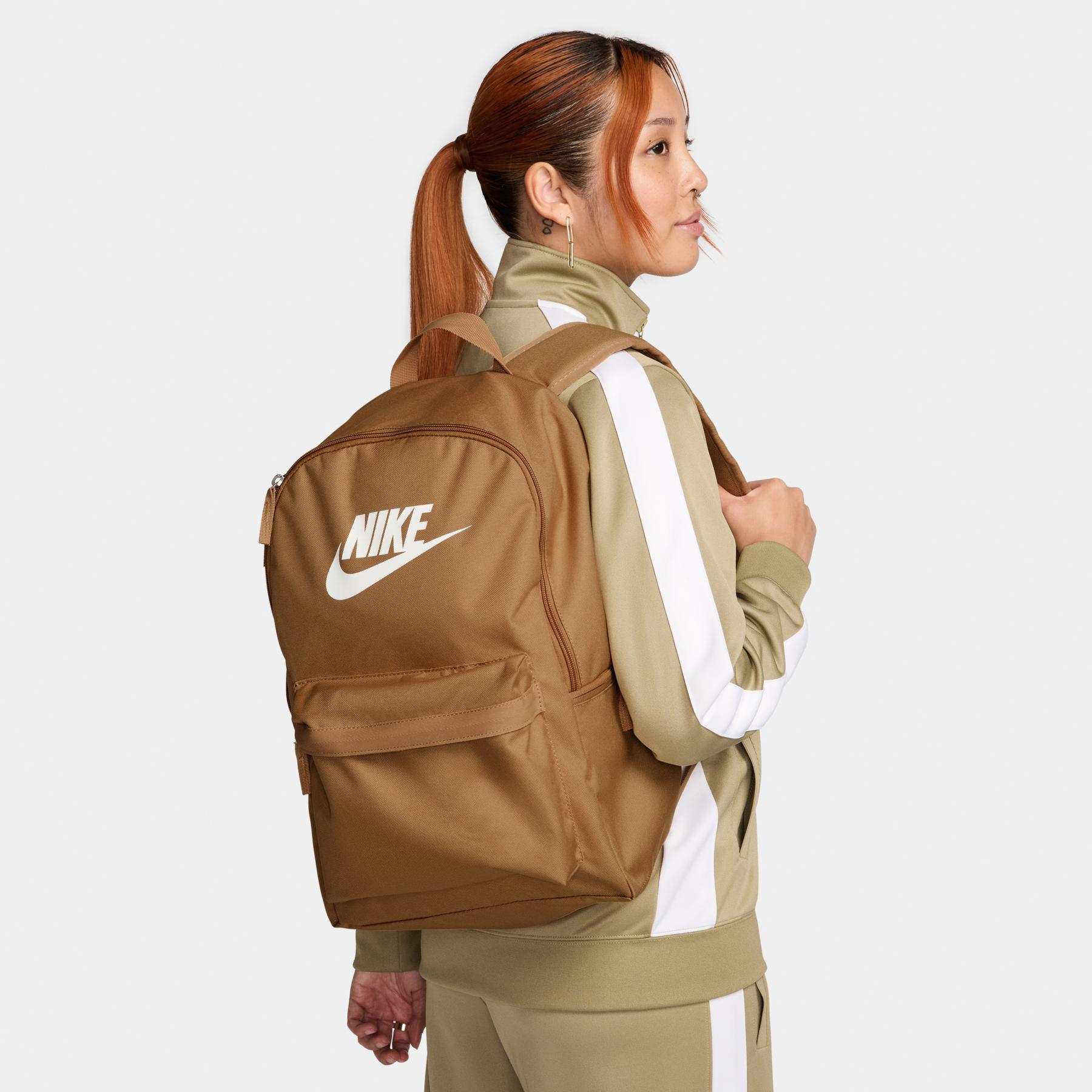 product/n/i/nike_dc4244-224-phsym001_082824.jpg