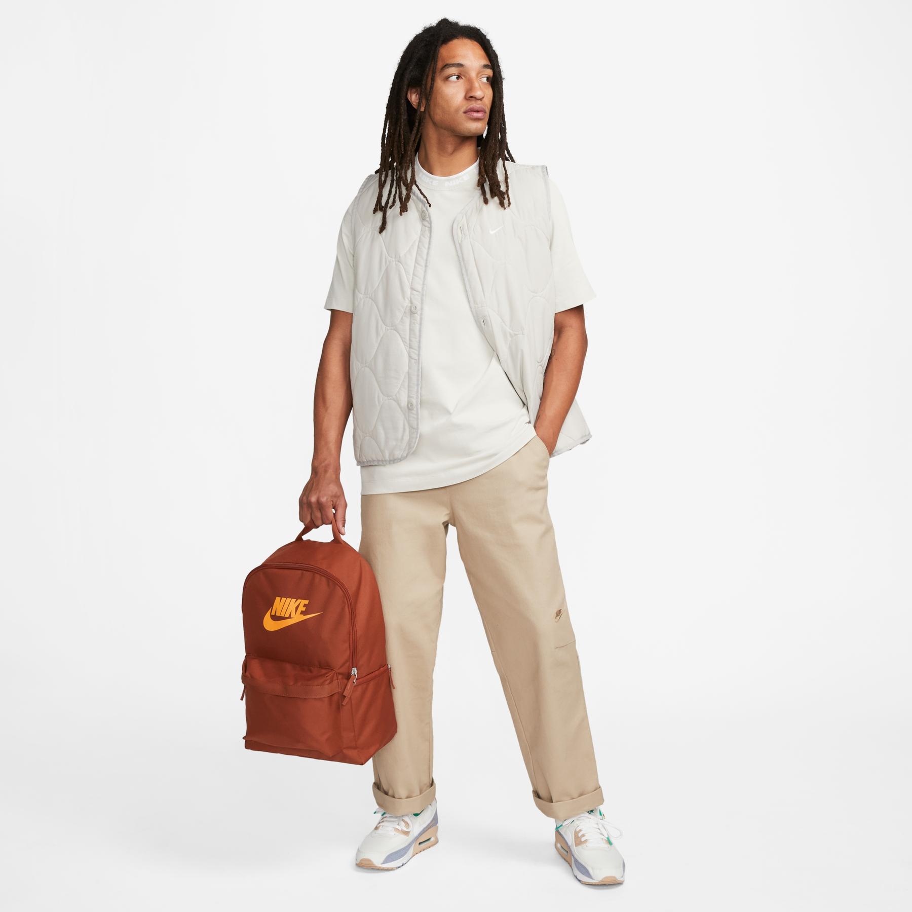 product/n/i/nike_dc4244-832-phsym002.jpg
