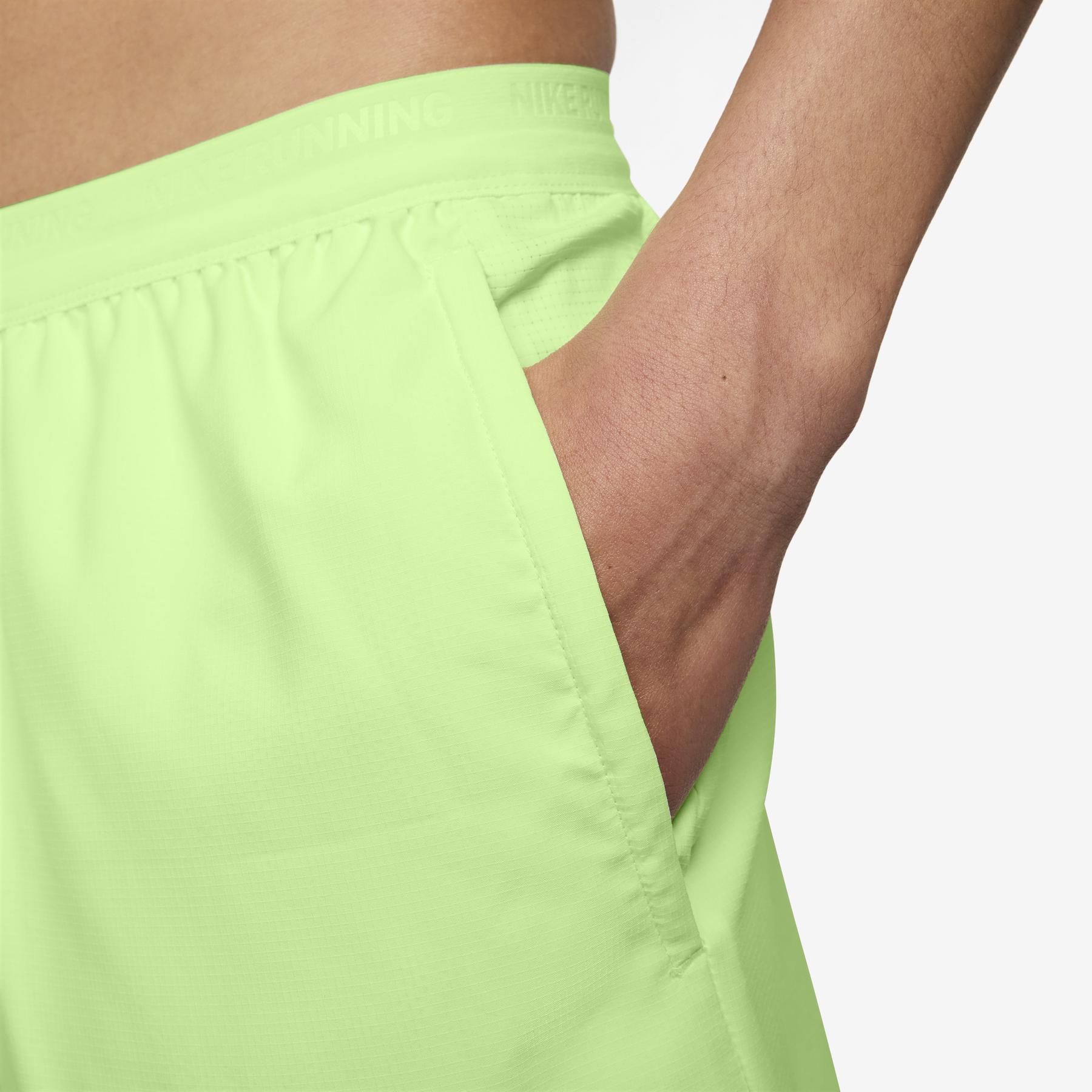 product/n/i/nike_dm4755-701_barely-volt-barely-volt-reflective-silv_14.jpg