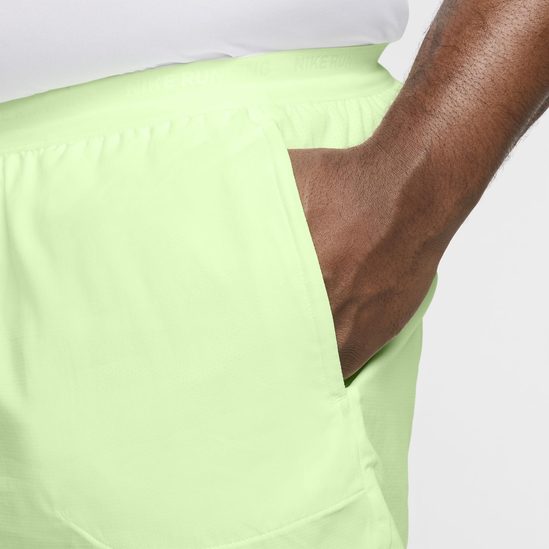 product/n/i/nike_dm4755-701_barely-volt-barely-volt-reflective-silv_17.jpg