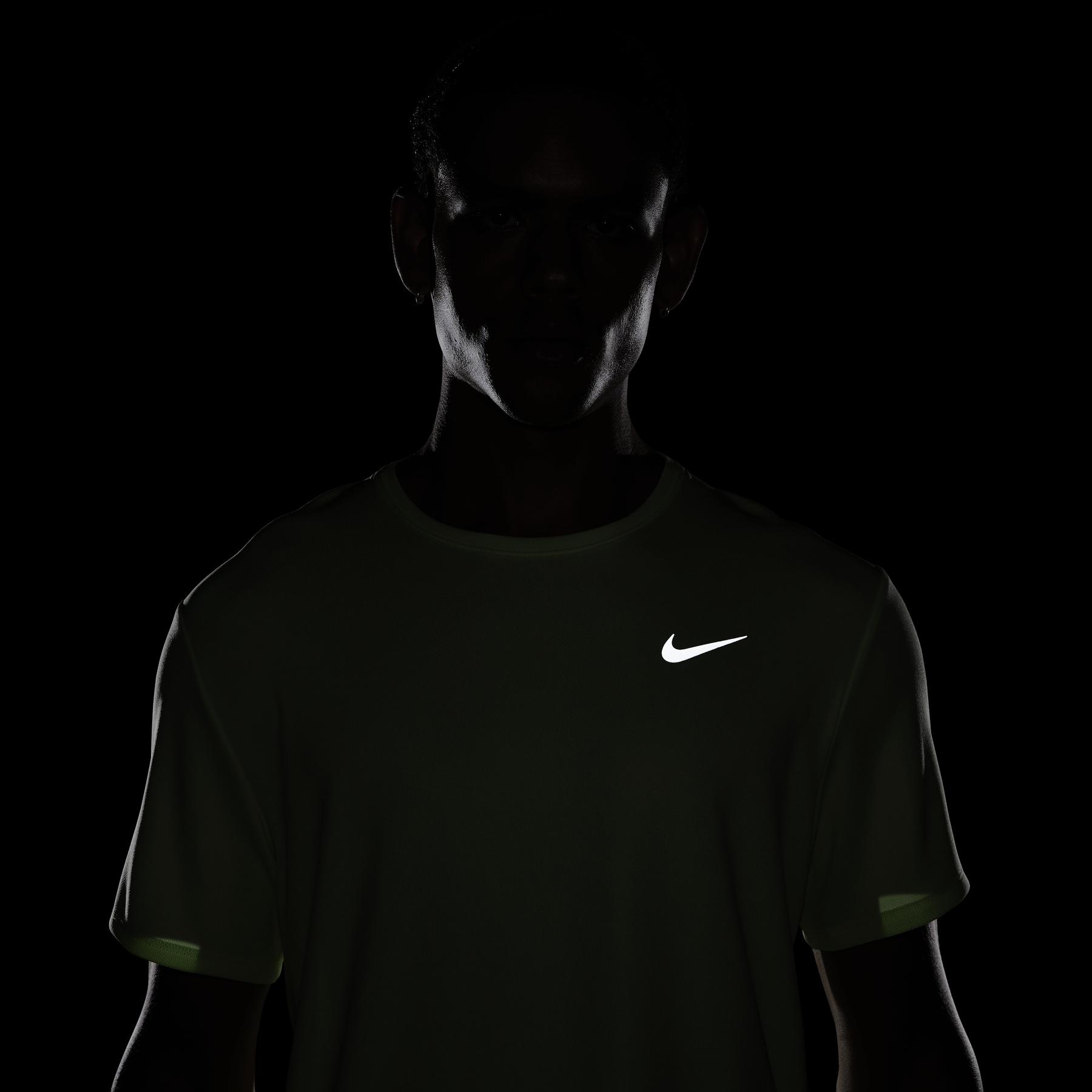 product/n/i/nike_dv9315-701_barely-volt-reflective-silv_3.jpg