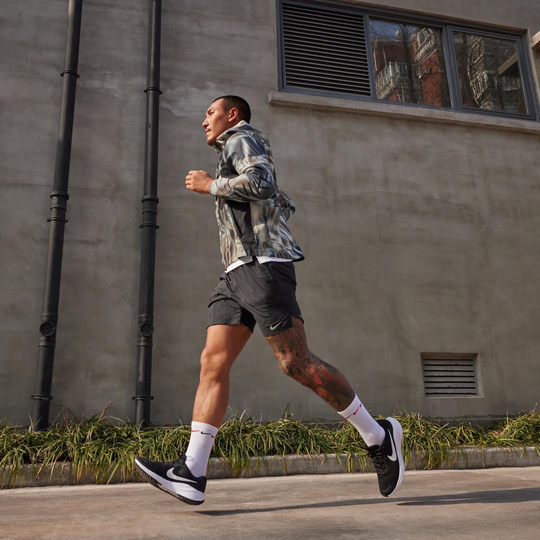 product/n/i/nike_fb2207-001-phsym002.jpg