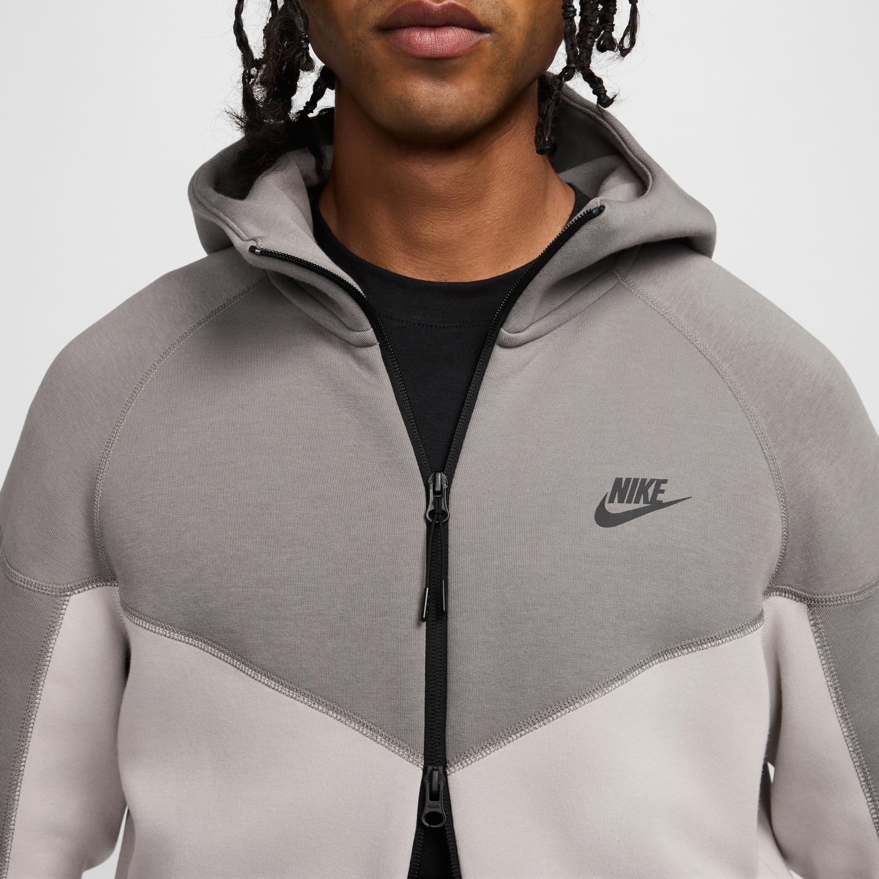 product/n/i/nike_fb7921-014-phsym004_082824.jpg