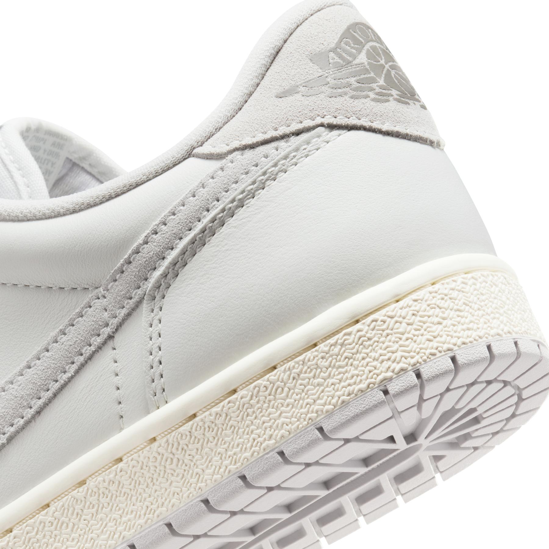 product/n/i/nike_fb9933-100-phsyd002.jpg