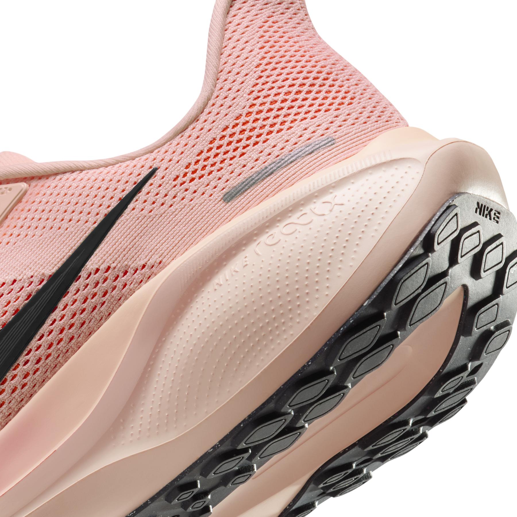 product/n/i/nike_fd2722-801_crimson-tint-gridiron-washed-coral_2.jpg