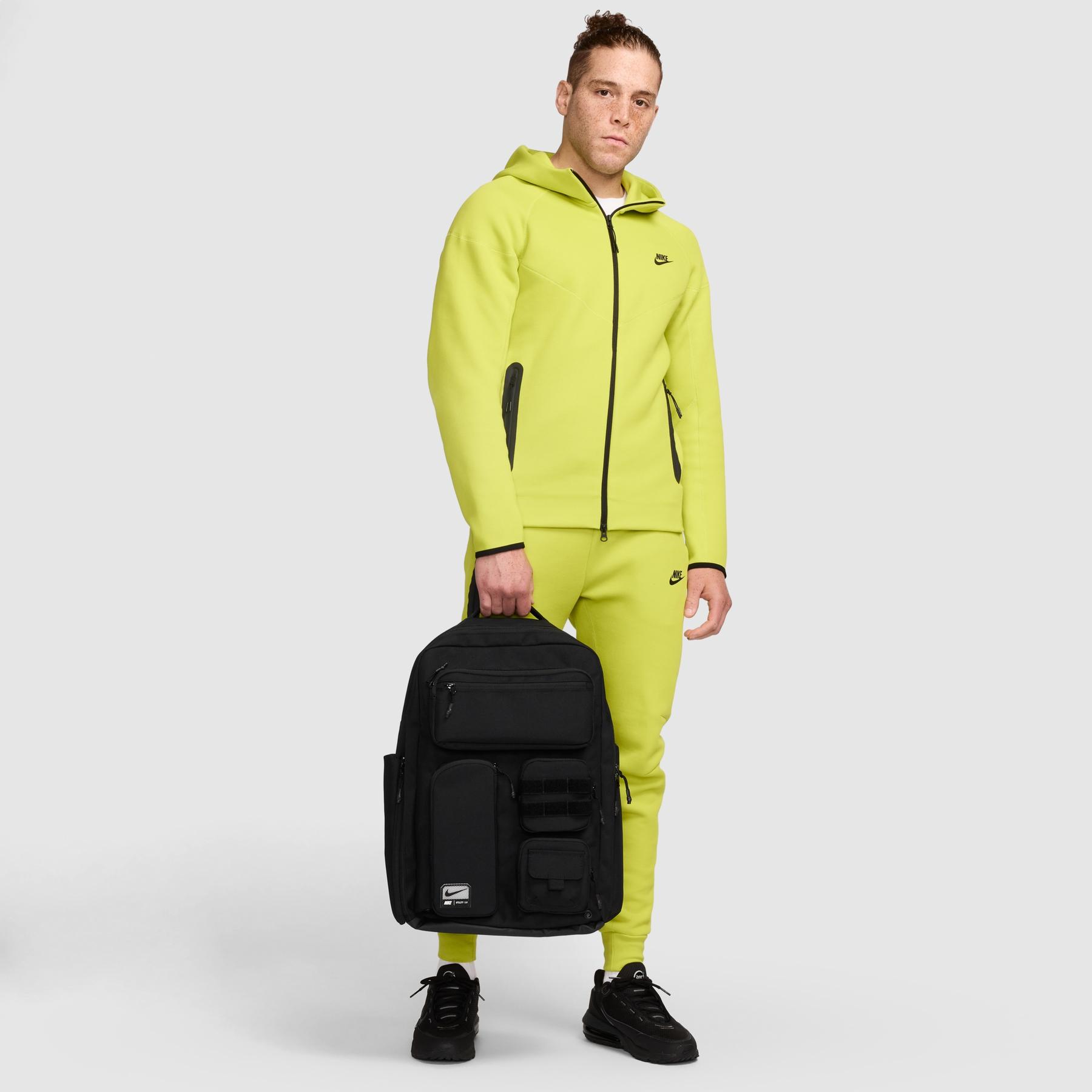 product/n/i/nike_fn4173-010-phsym002_082824.jpg