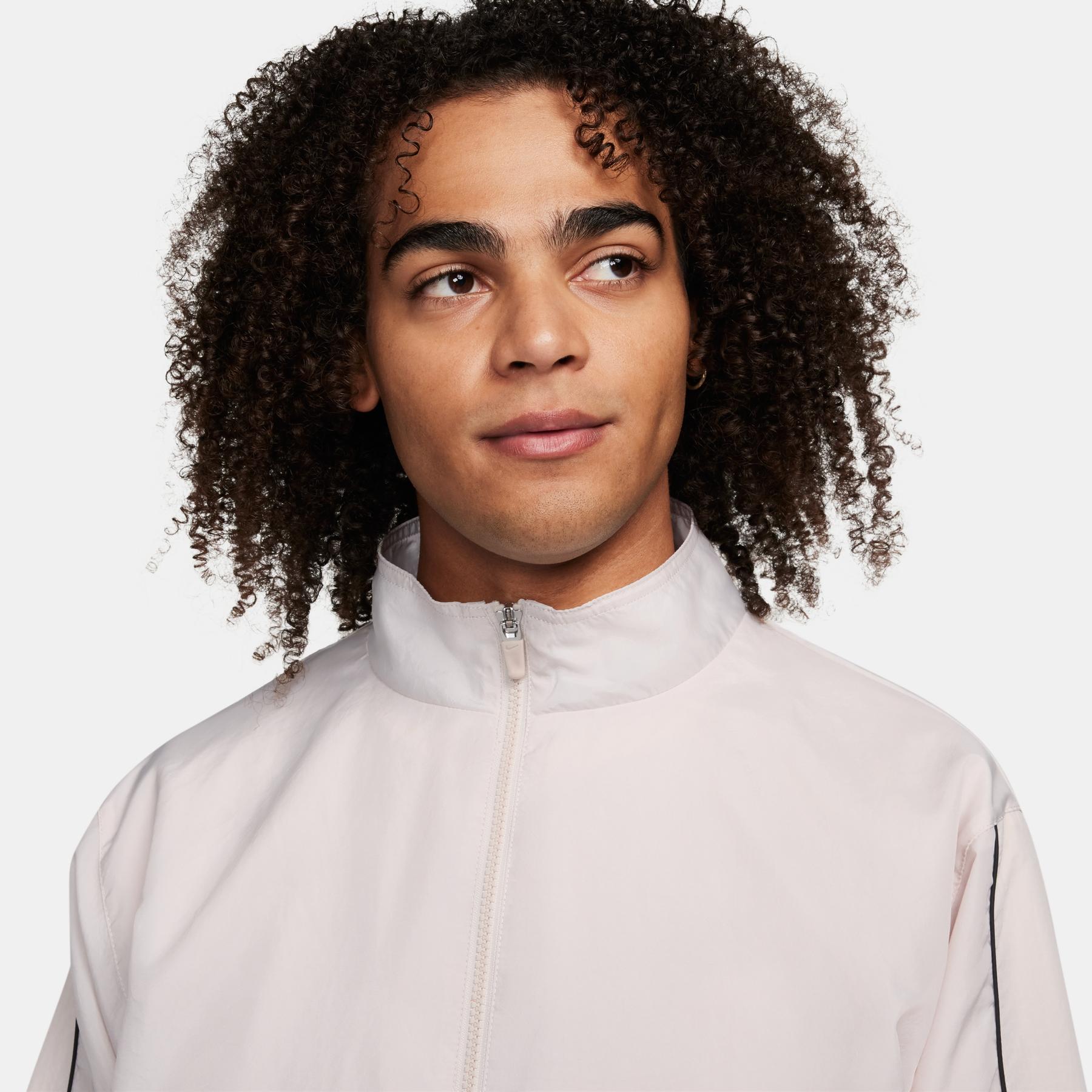 product/n/i/nike_fn7687-104-phsym001.jpg