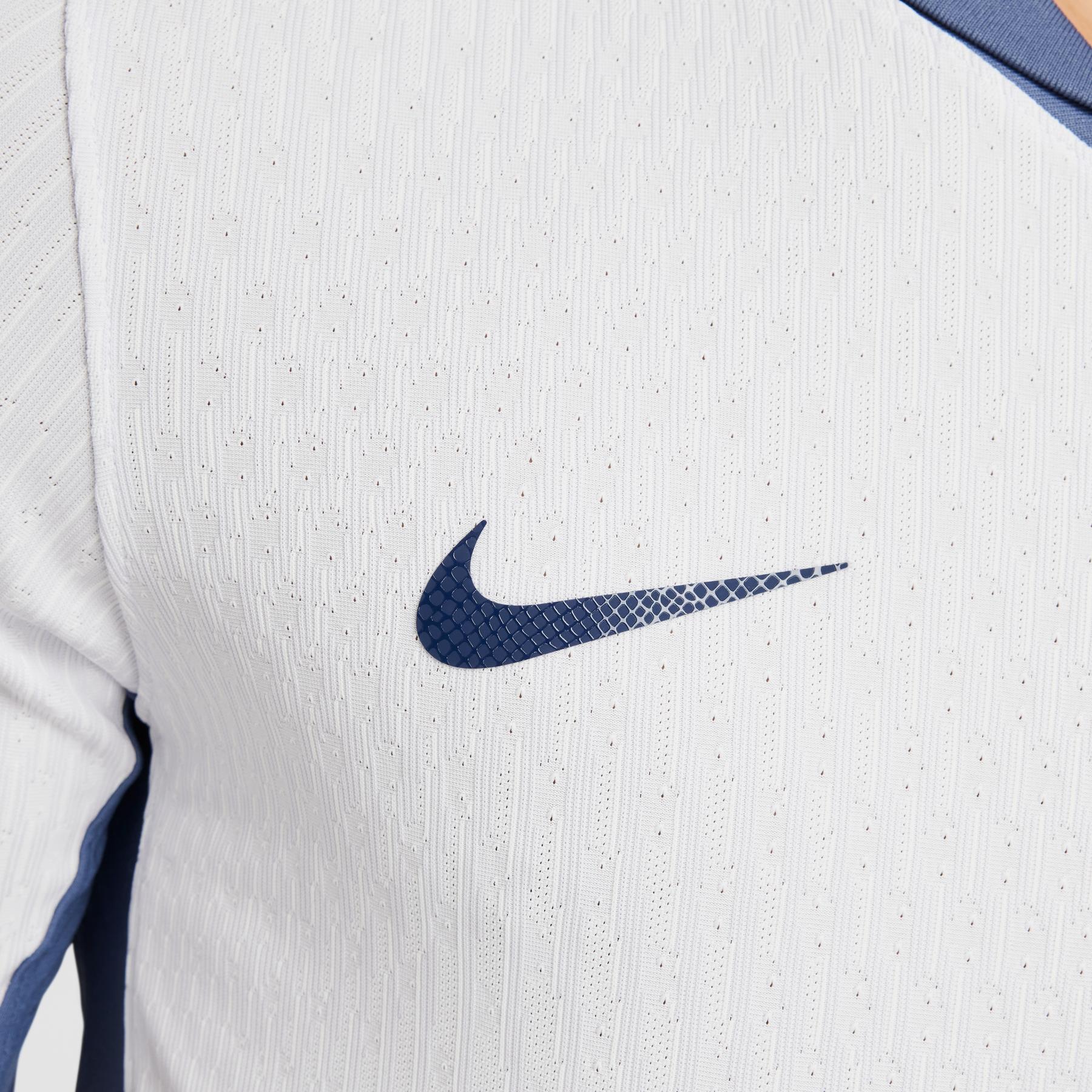 product/n/i/nike_fn8772-123-phsym002-nw112724.jpg