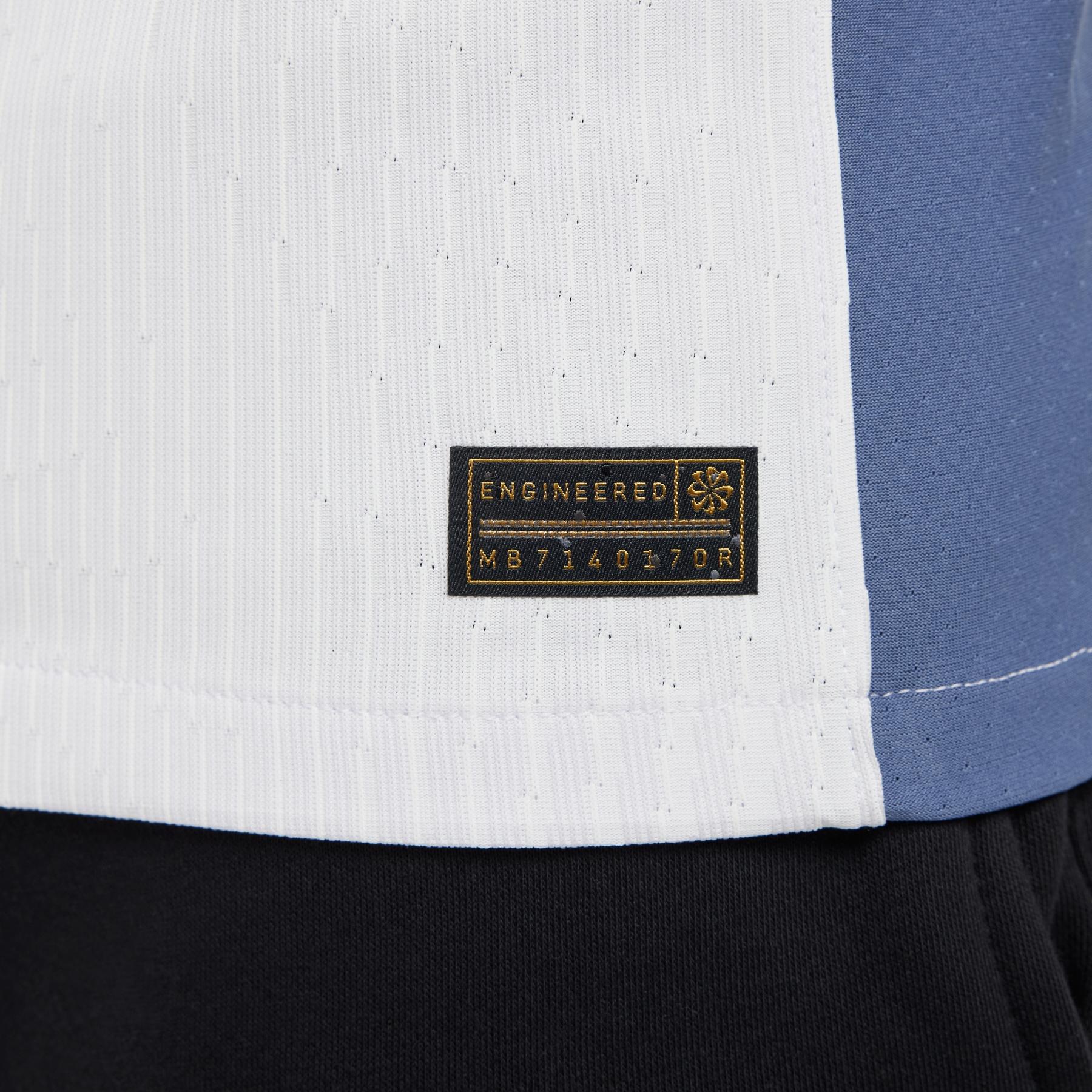 product/n/i/nike_fn8772-123-phsym006-nw112724.jpg