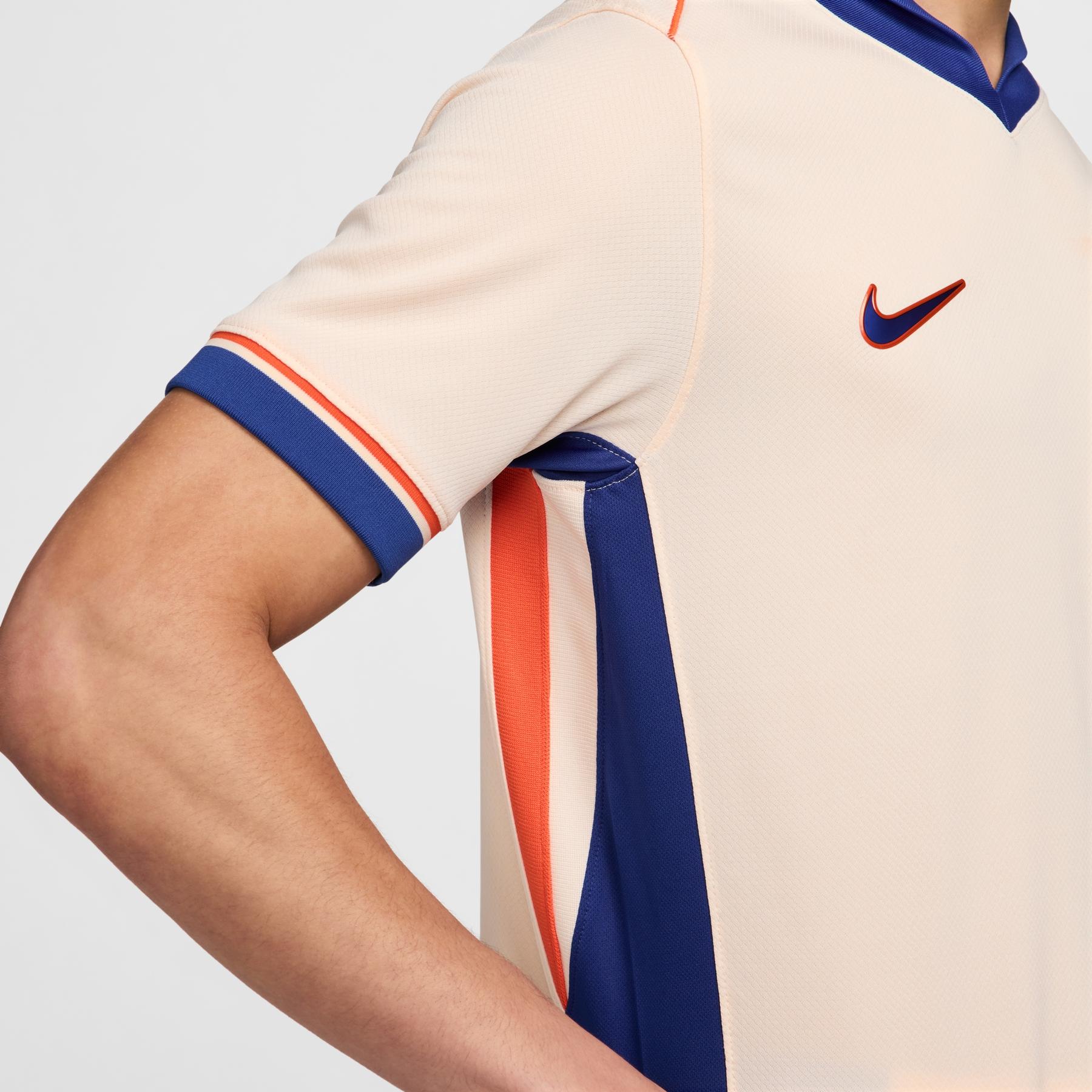 product/n/i/nike_fn8786-839-phsym004.jpg