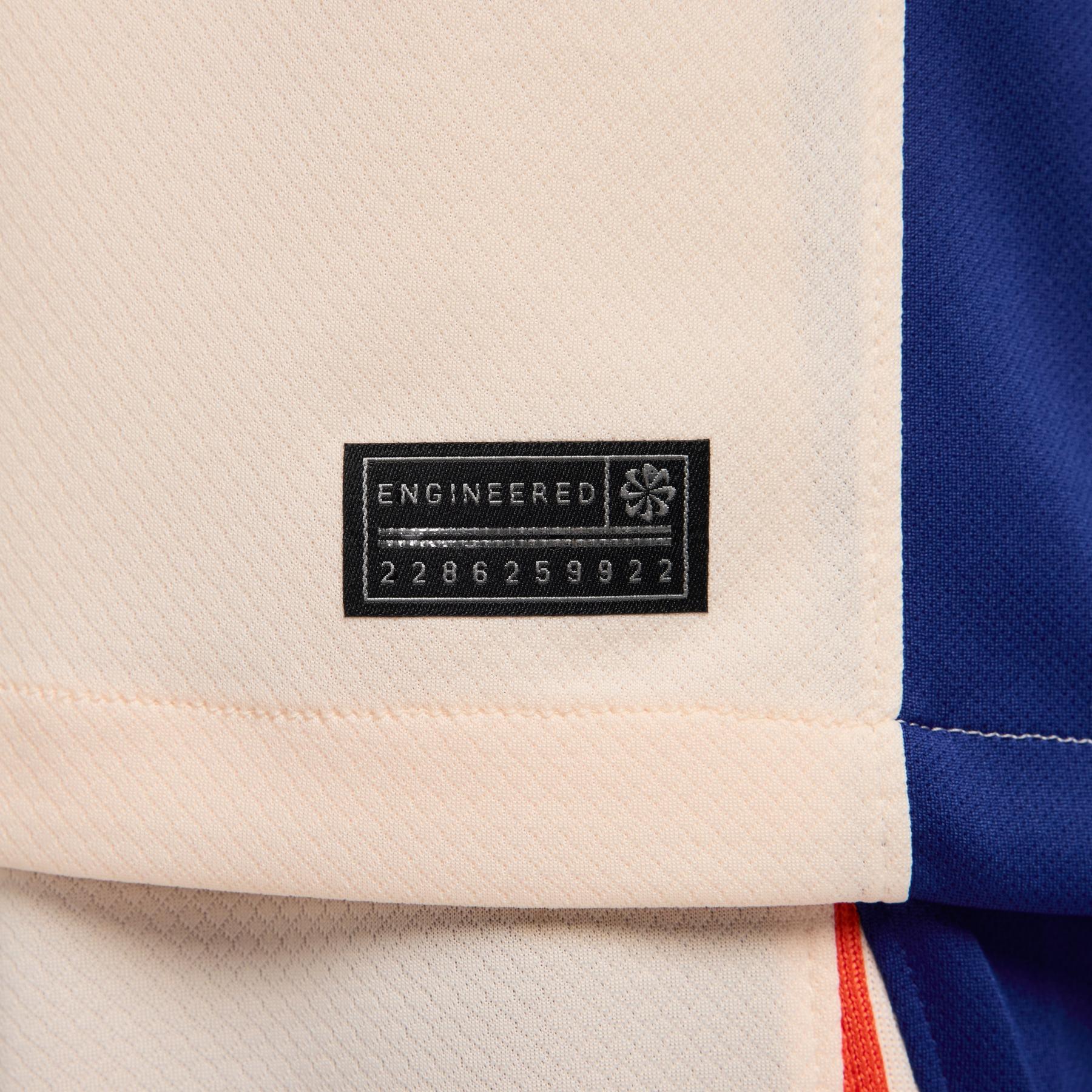 product/n/i/nike_fn8786-839-phsym005.jpg