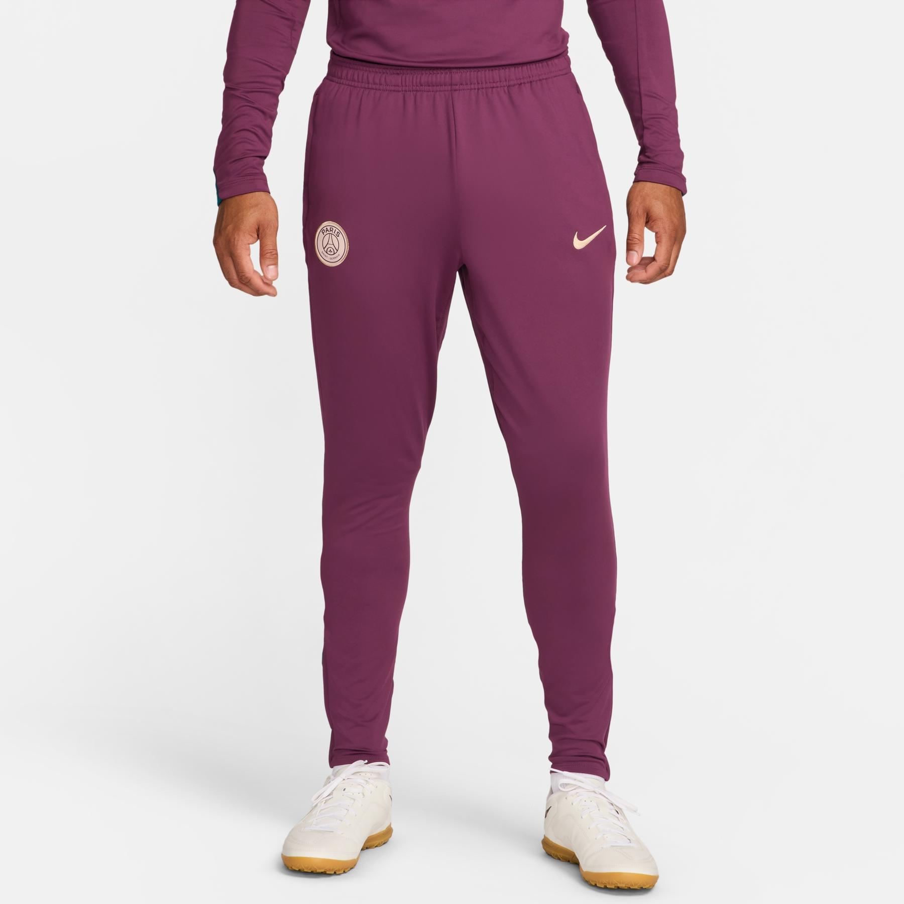 product/n/i/nike_fn9429-610-phsfm001.jpg