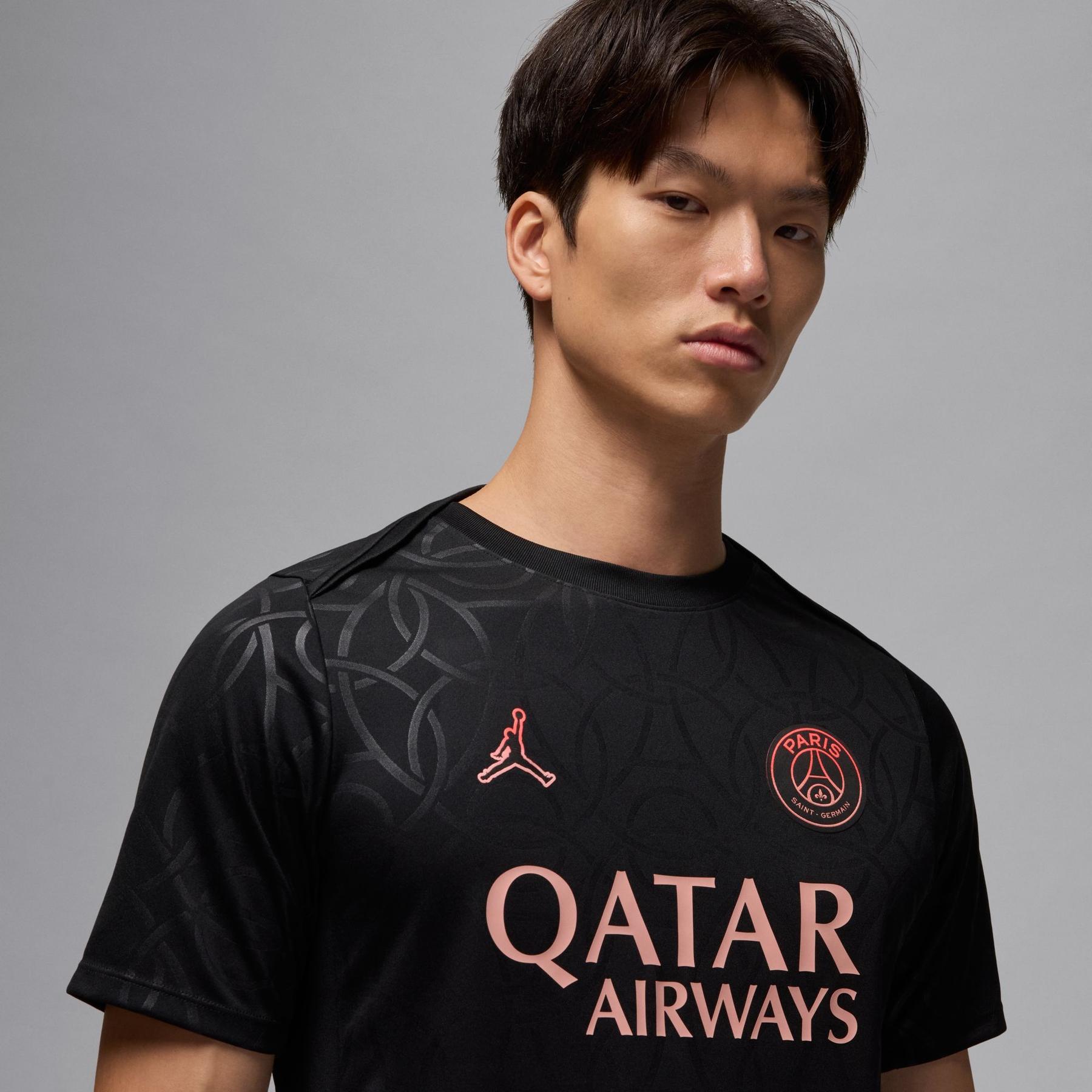 product/n/i/nike_fq2550-011_black-infrared-23-rust-pink_3.jpg