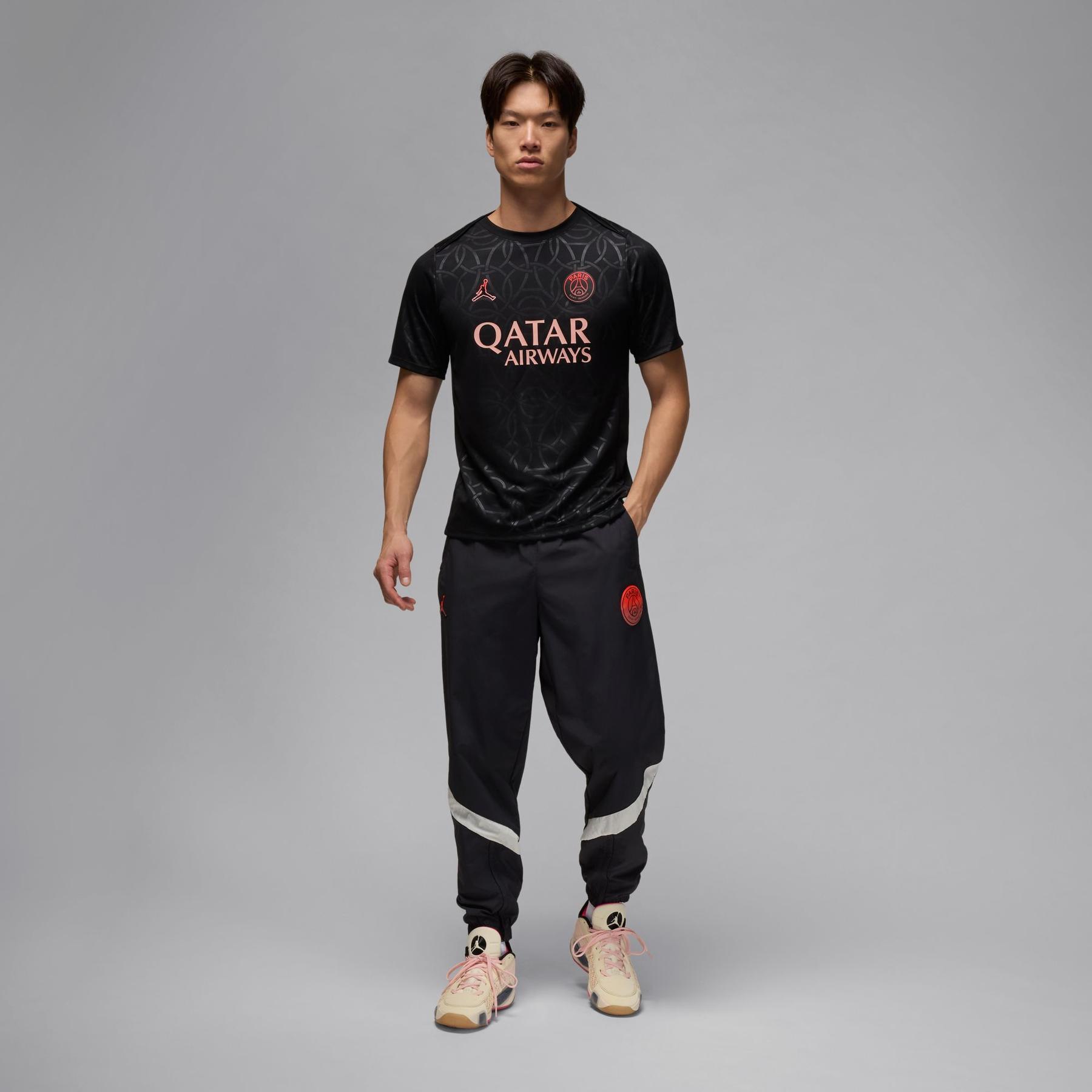 product/n/i/nike_fq2550-011_black-infrared-23-rust-pink_5.jpg