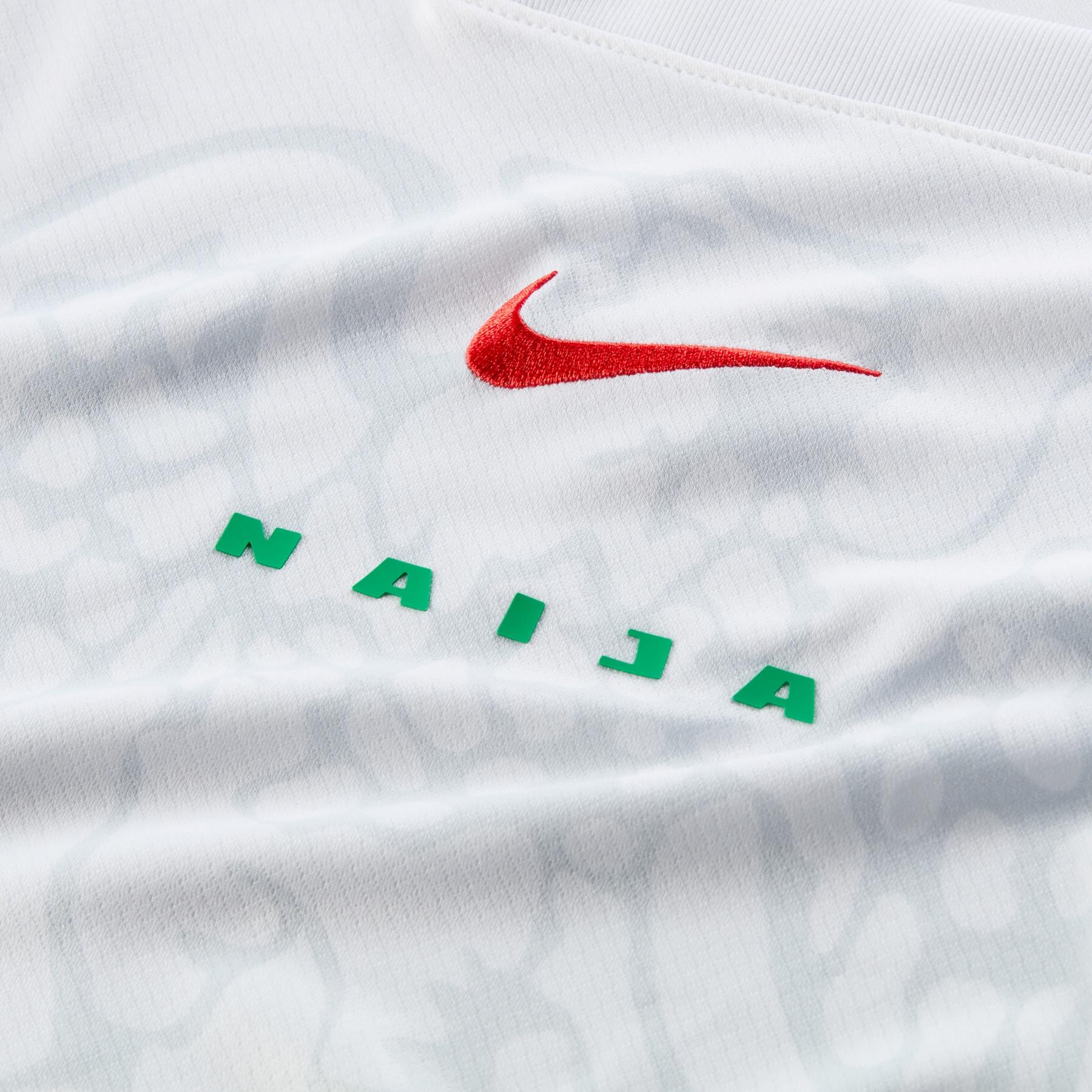 product/n/i/nike_fq8842-100-phsyd001.jpg