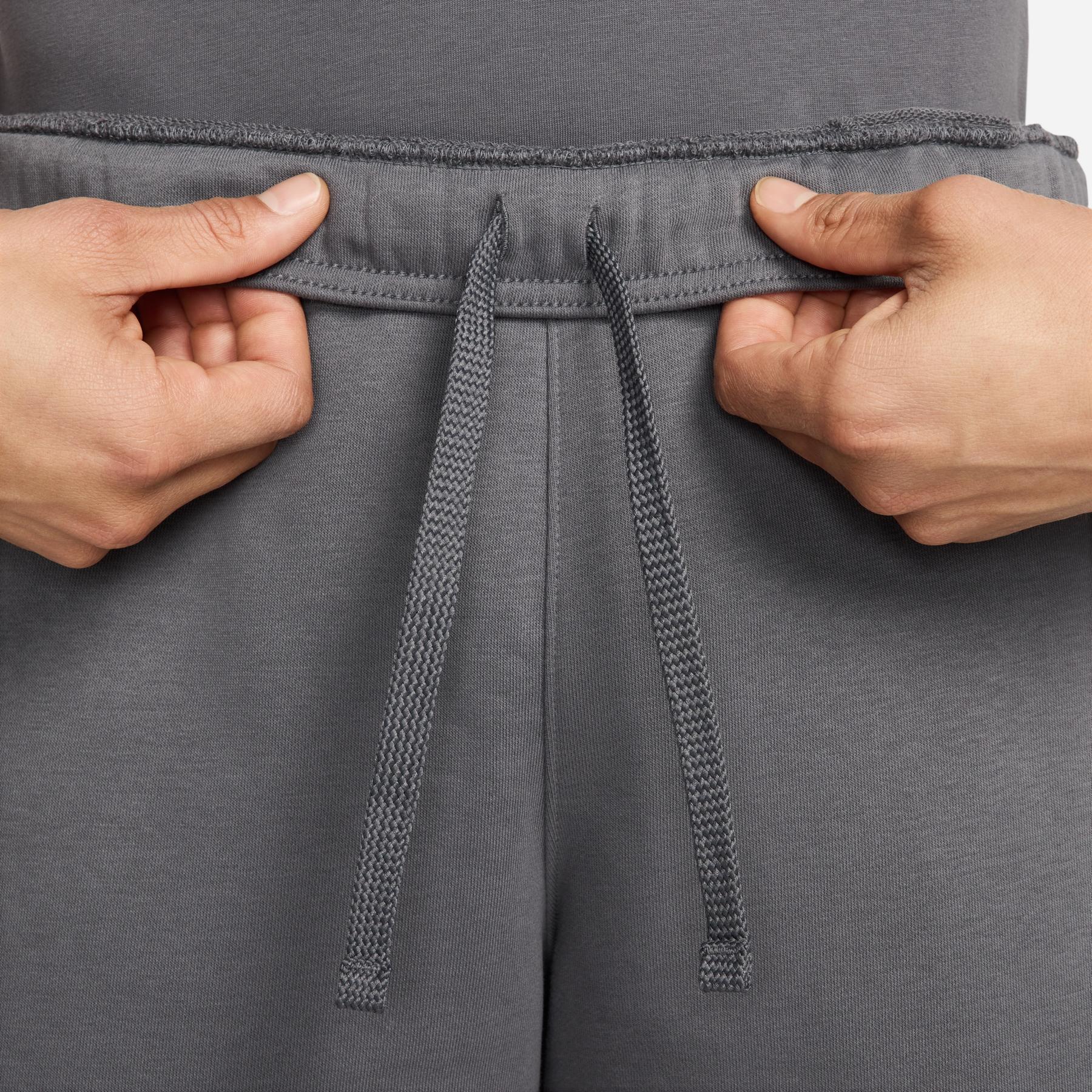 product/n/i/nike_fz4708-068-phsym002.jpg
