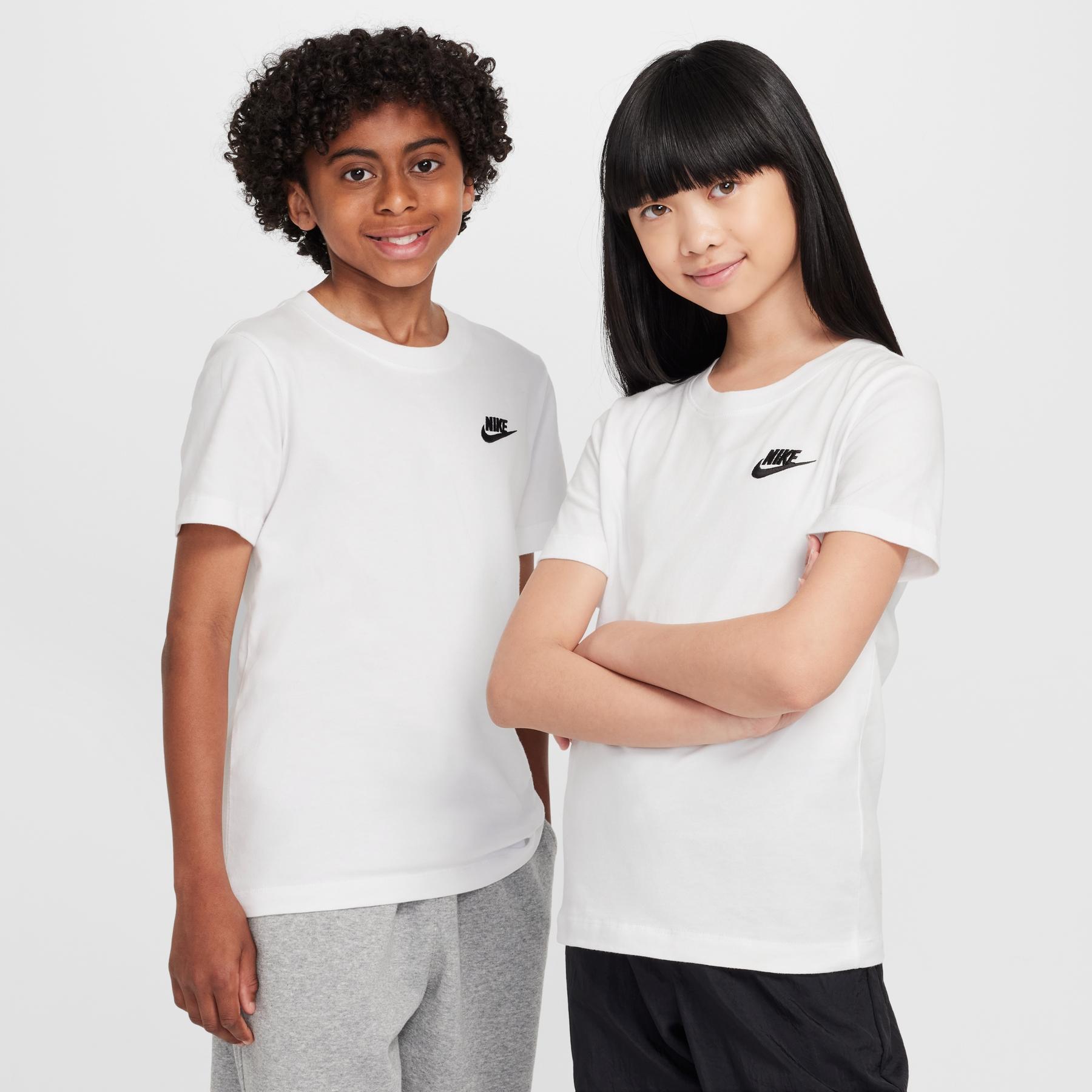 product/n/i/nike_fz5177-100-phcfm001.jpg