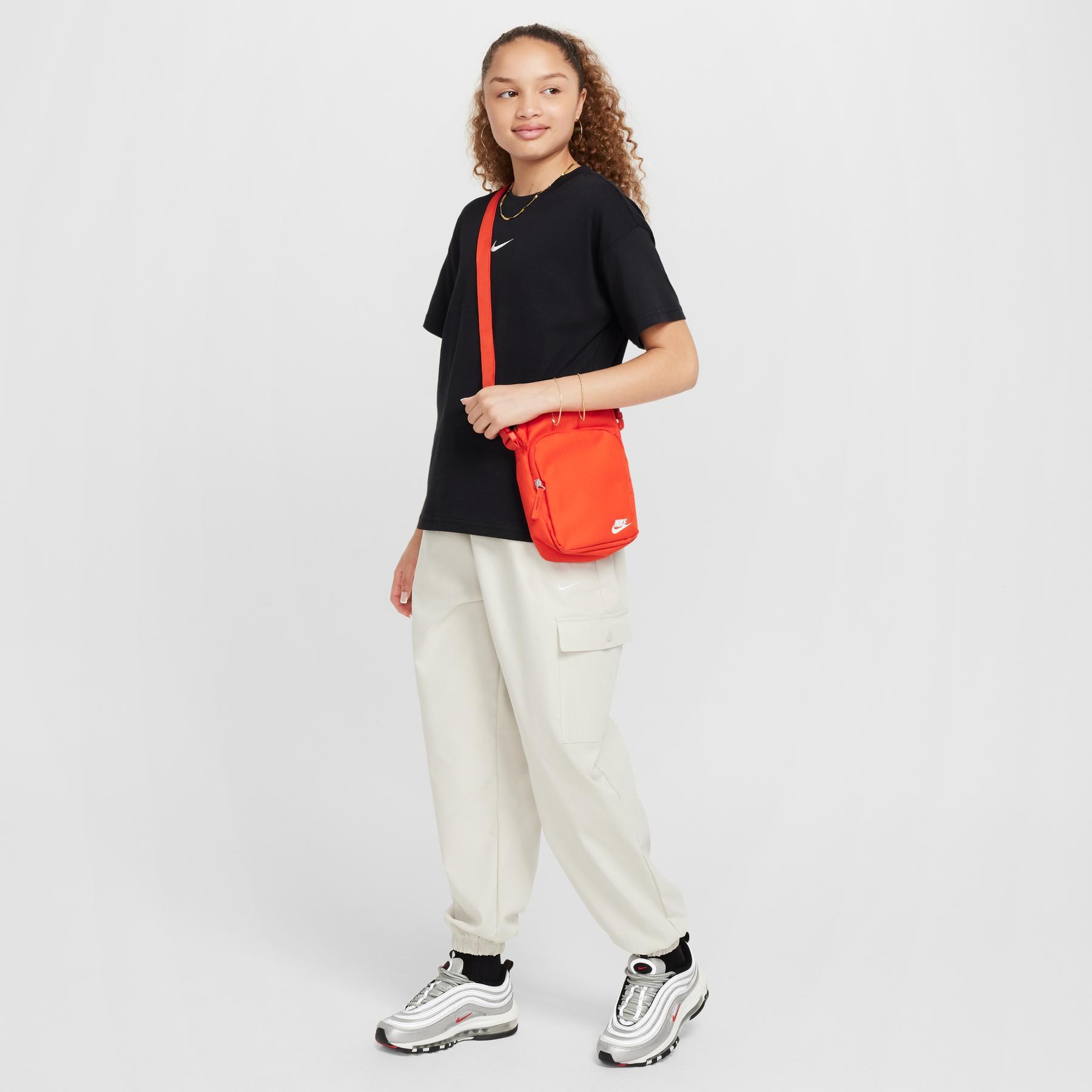 product/n/i/nike_fz5539-010-phsym002_082824.jpg