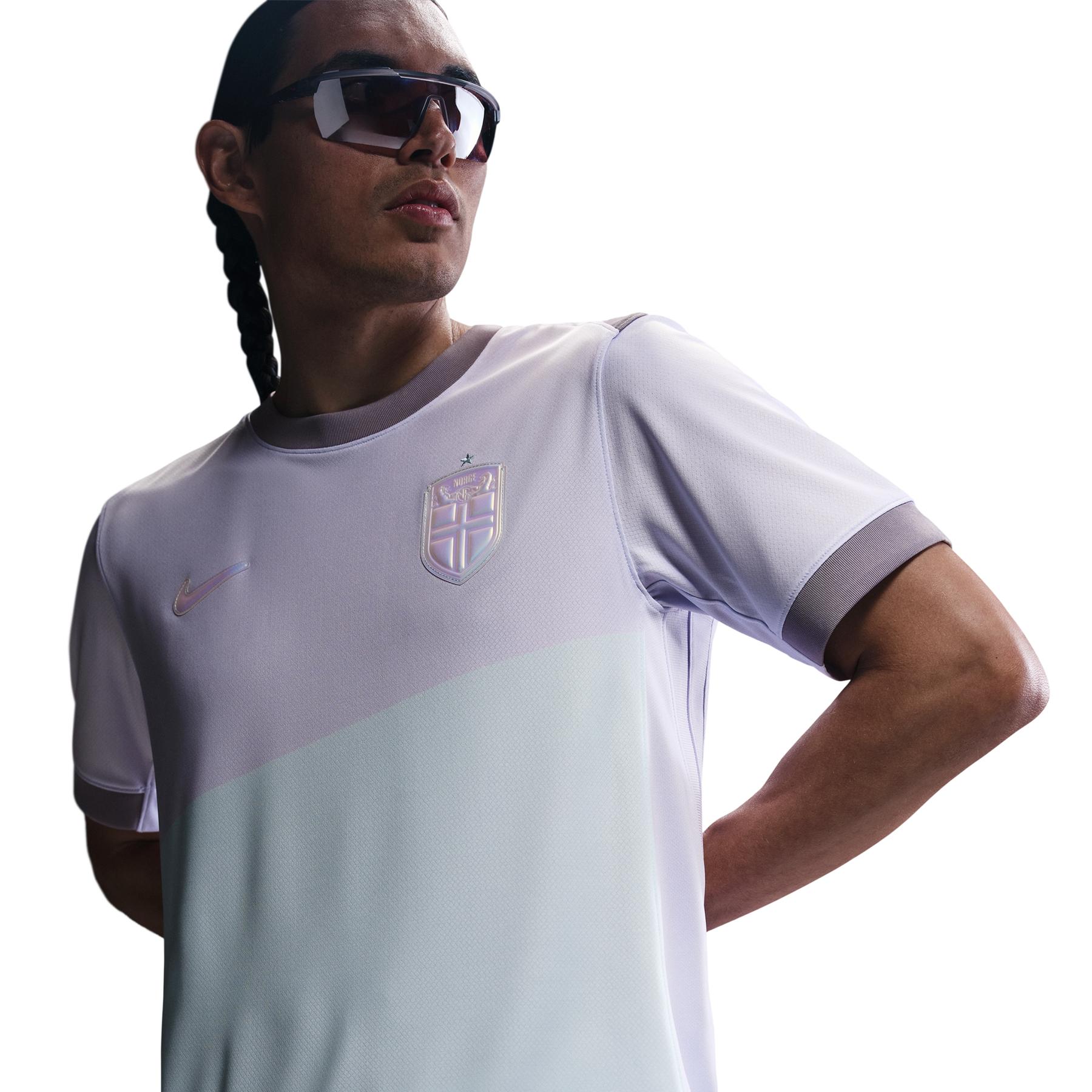 product/n/i/nike_fz9027-538-phsym003.jpg