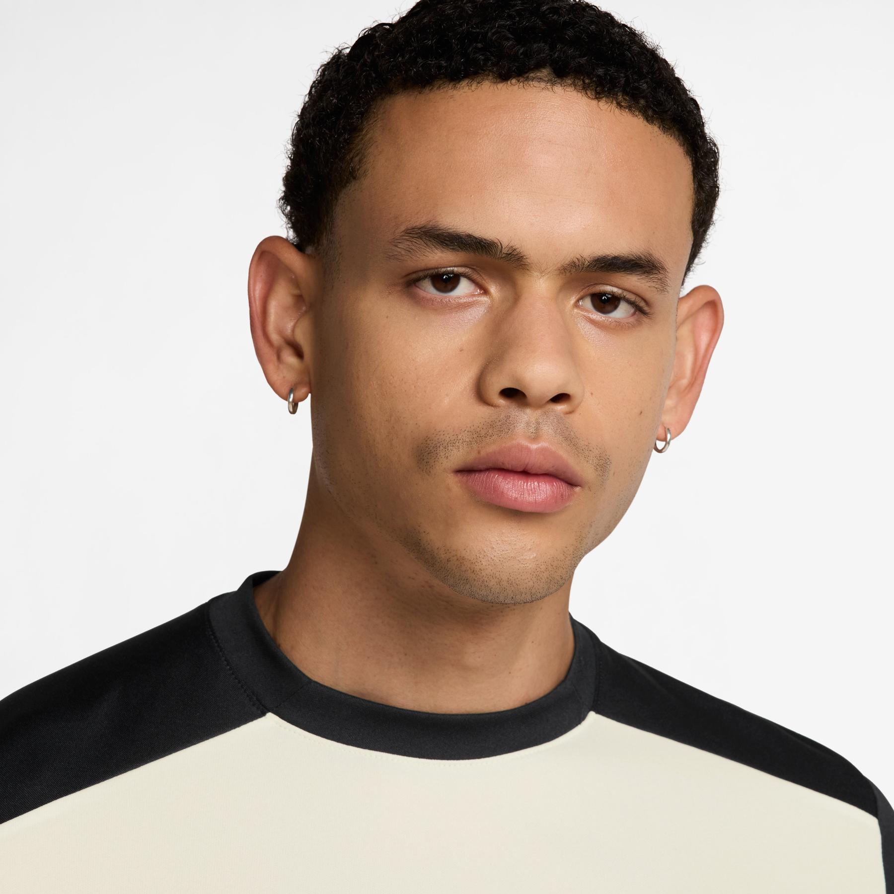 product/n/i/nike_hj3791-133-phsym001.jpg
