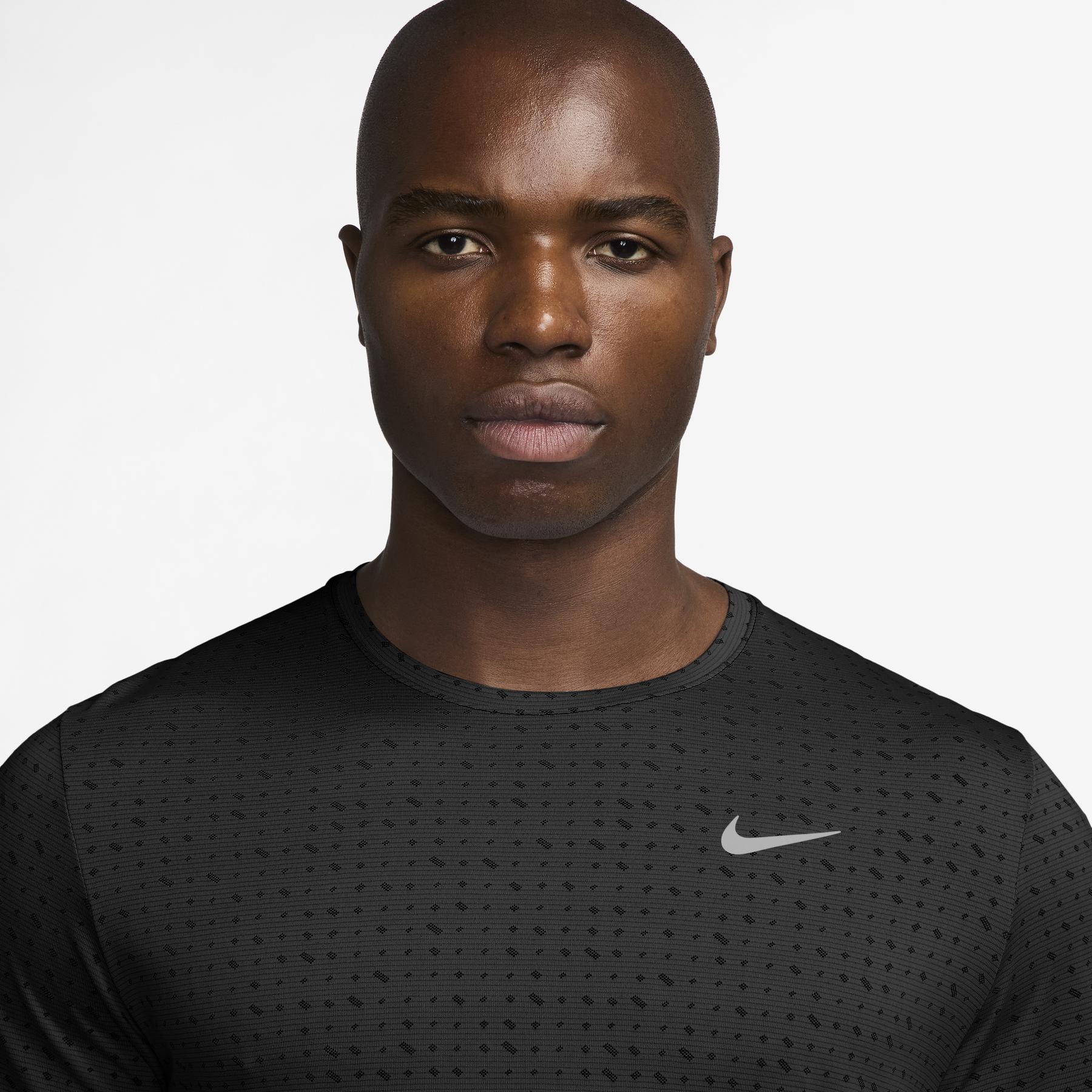 product/n/i/nike_hj4181-010_black-reflective-silv_4.jpg