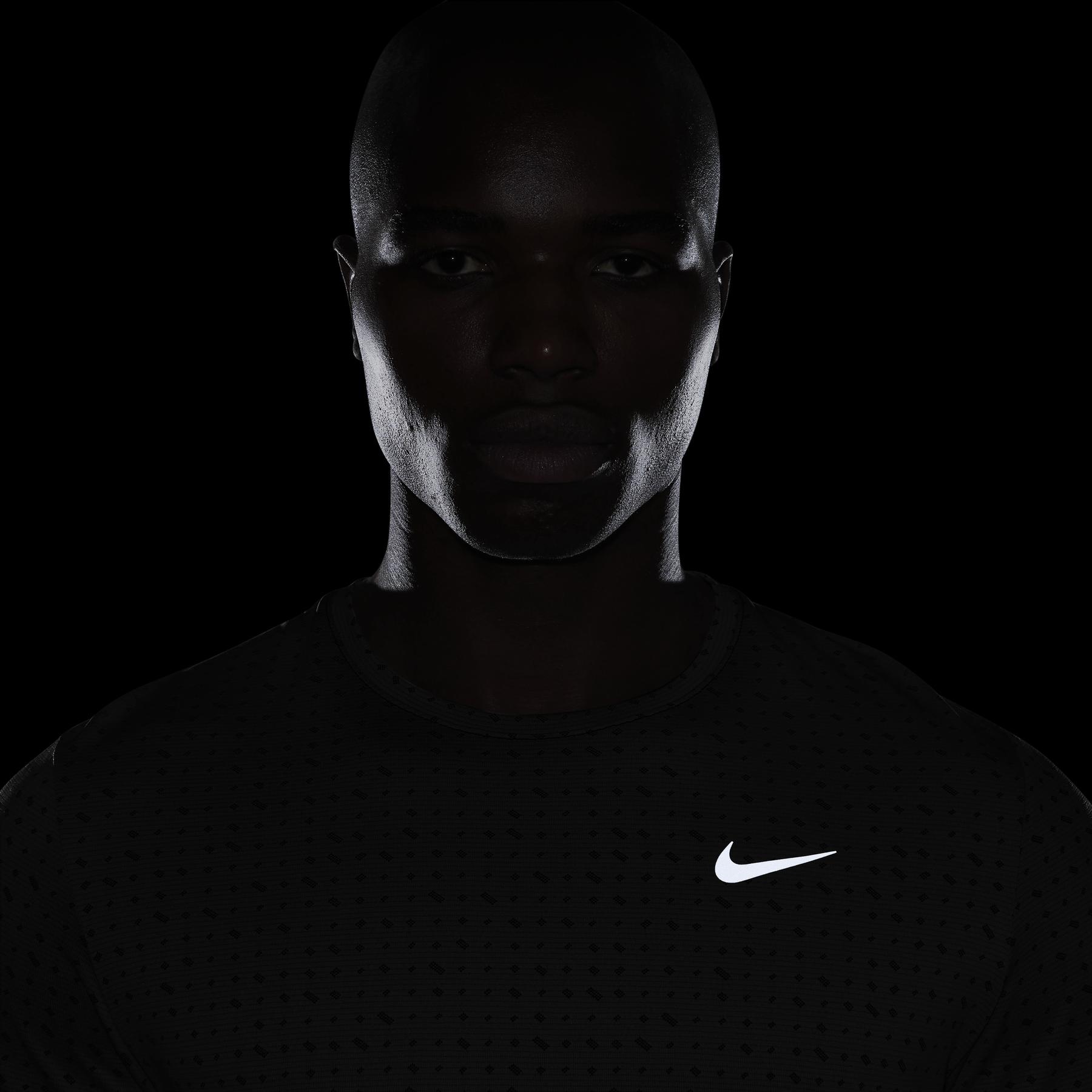 product/n/i/nike_hj4181-010_black-reflective-silv_9.jpg