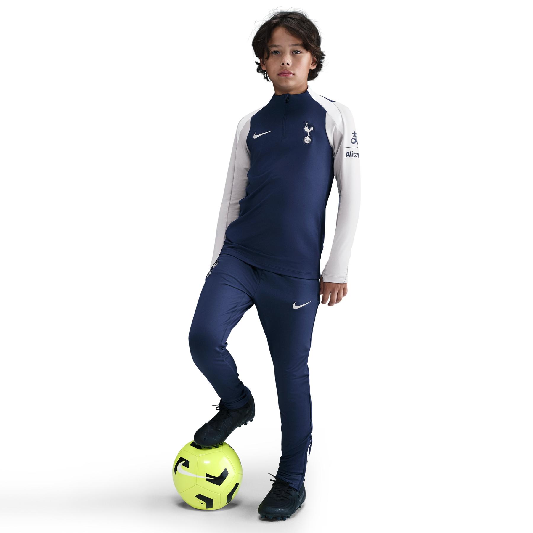 product/n/i/nike_hj7896-424-phsfm001.jpg