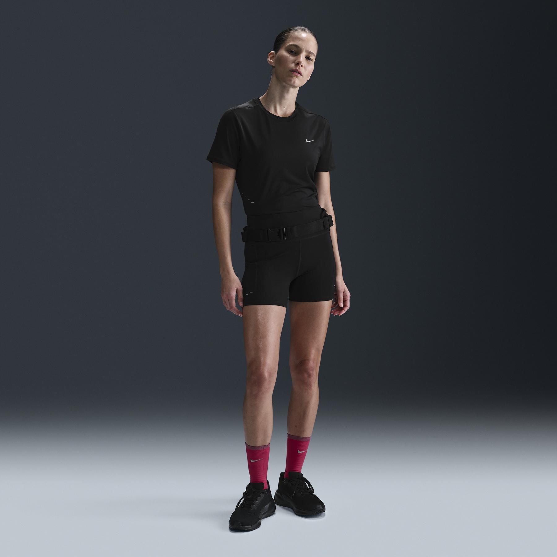 product/n/i/nike_hm9698-010_noir_5.jpg