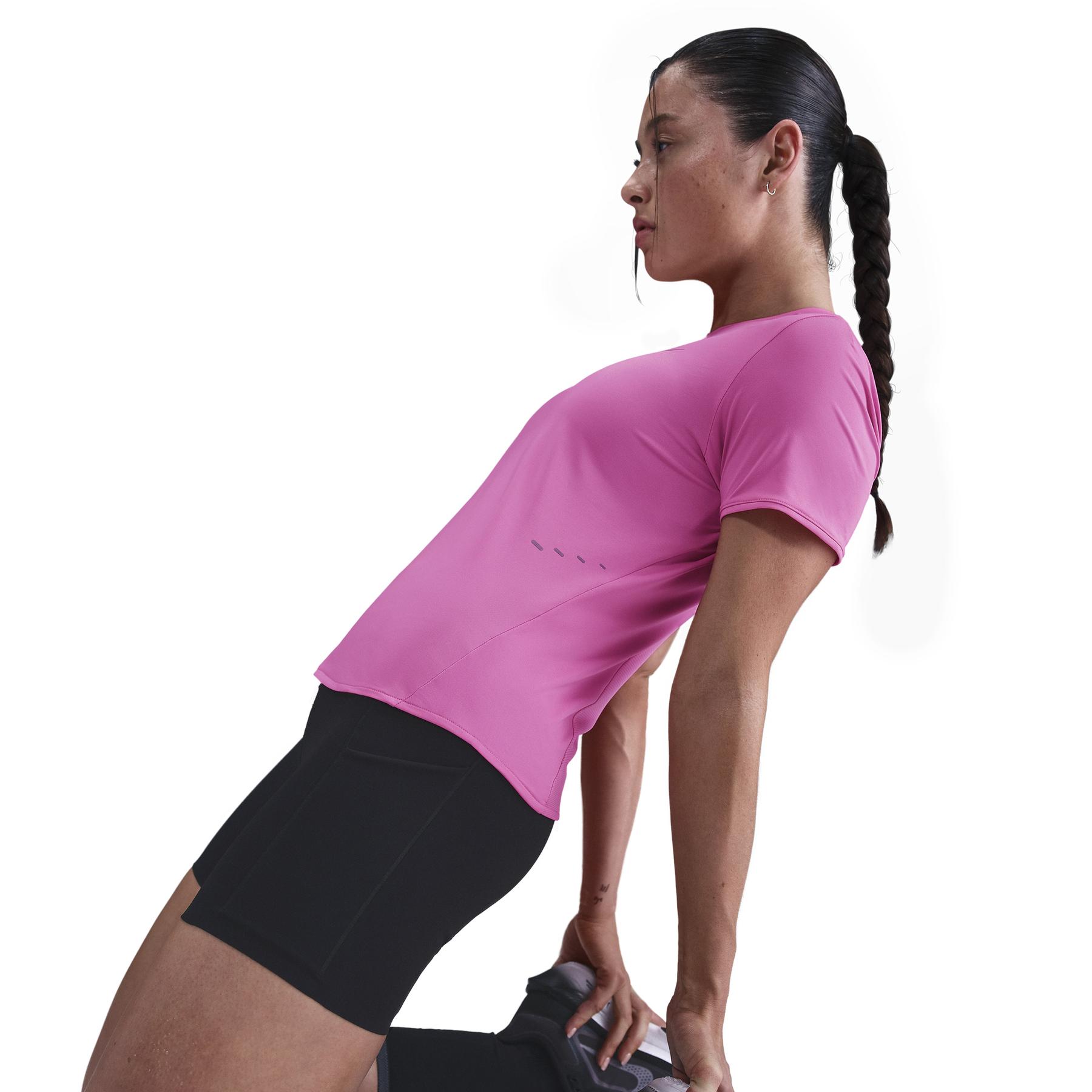 product/n/i/nike_hm9698-675_playful-pink-reflective-silv_1.jpg