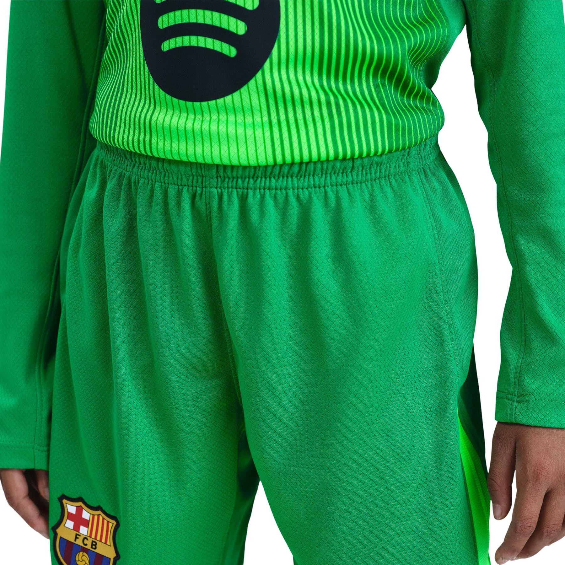 product/n/i/nike_hq0475-310-phsym001.jpg