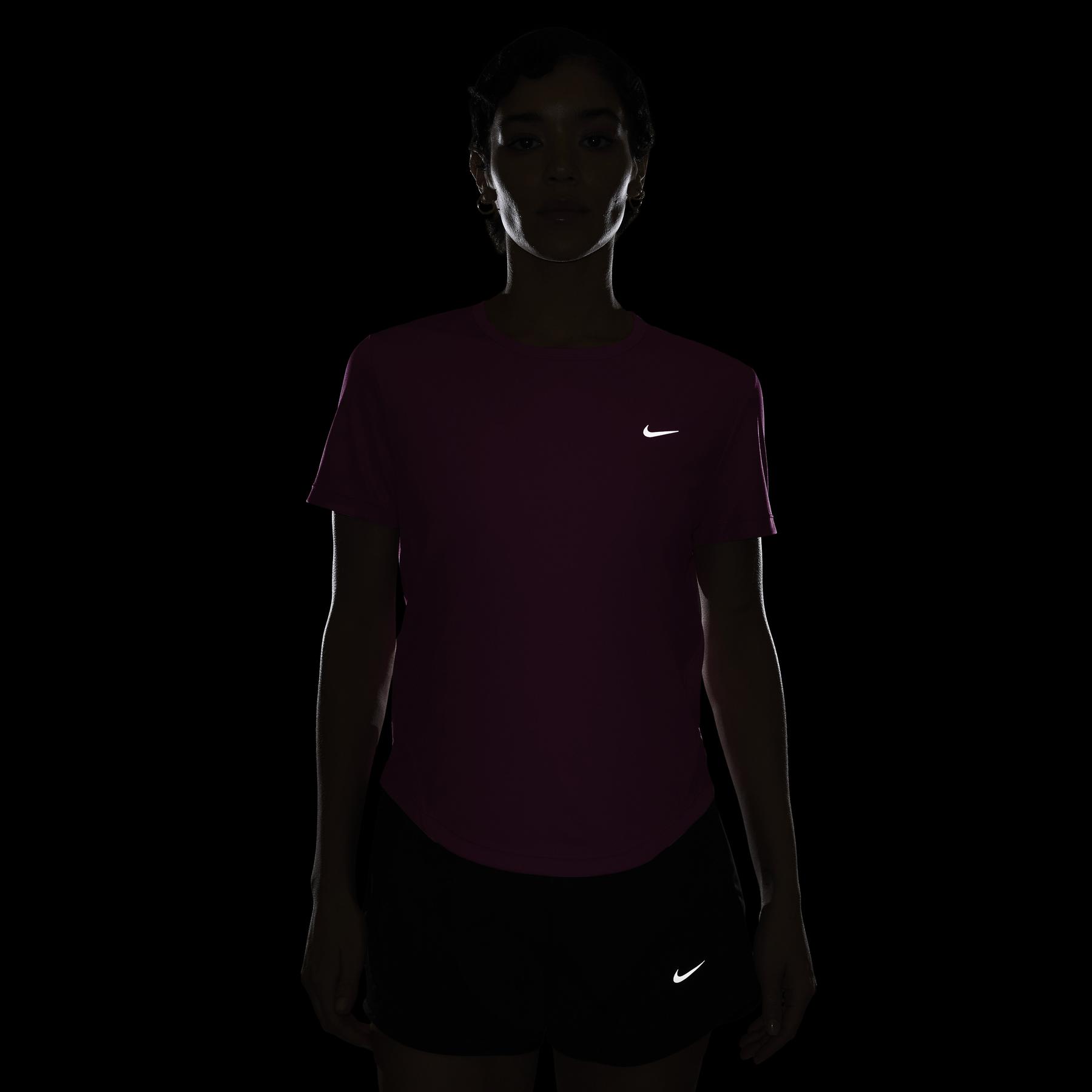 product/n/i/nike_hq0648-675_playful-pink-reflective-silv_6.jpg