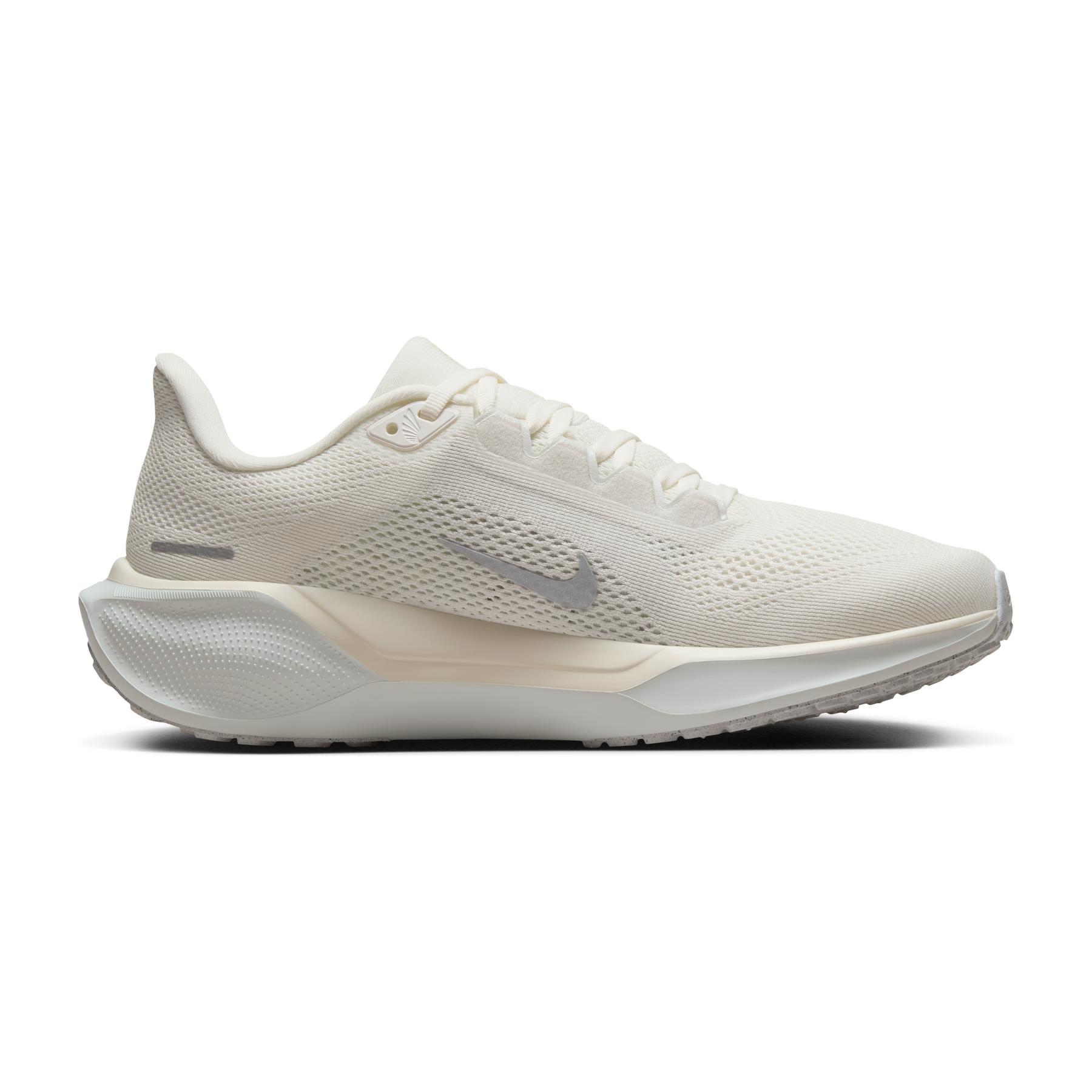 product/n/i/nike_hq3492-133-phsrh001.jpg