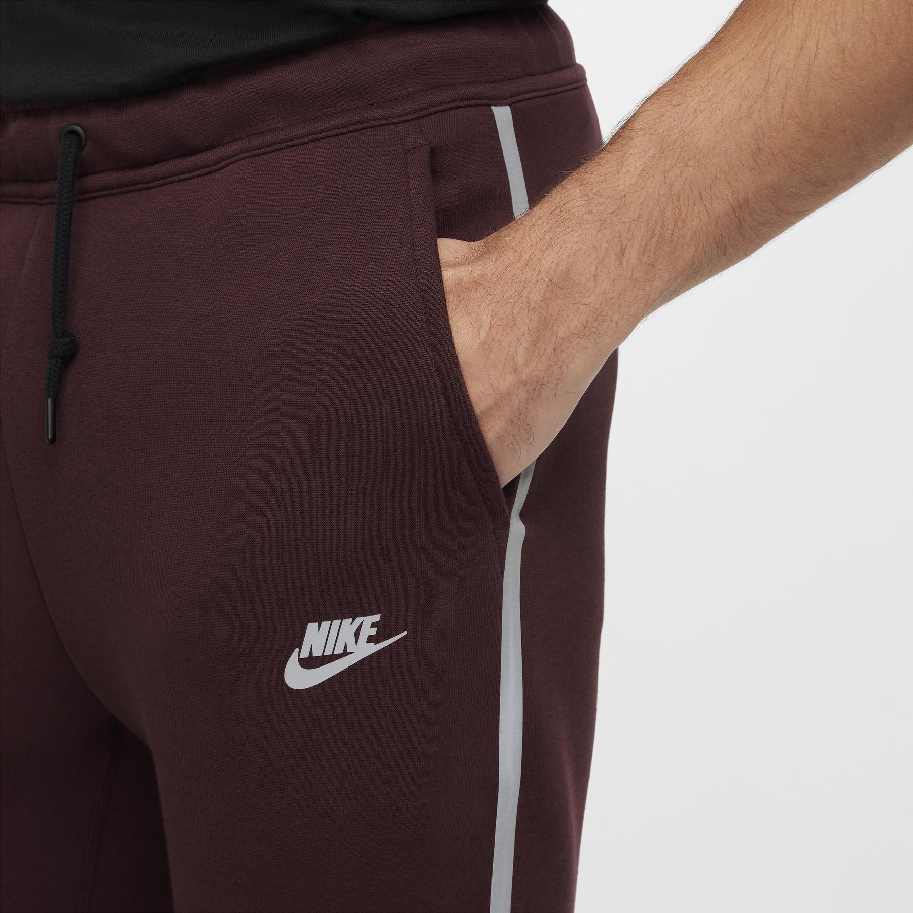 product/n/i/nike_hq3747-652_burgundy-crush-reflective-silv_4.jpg