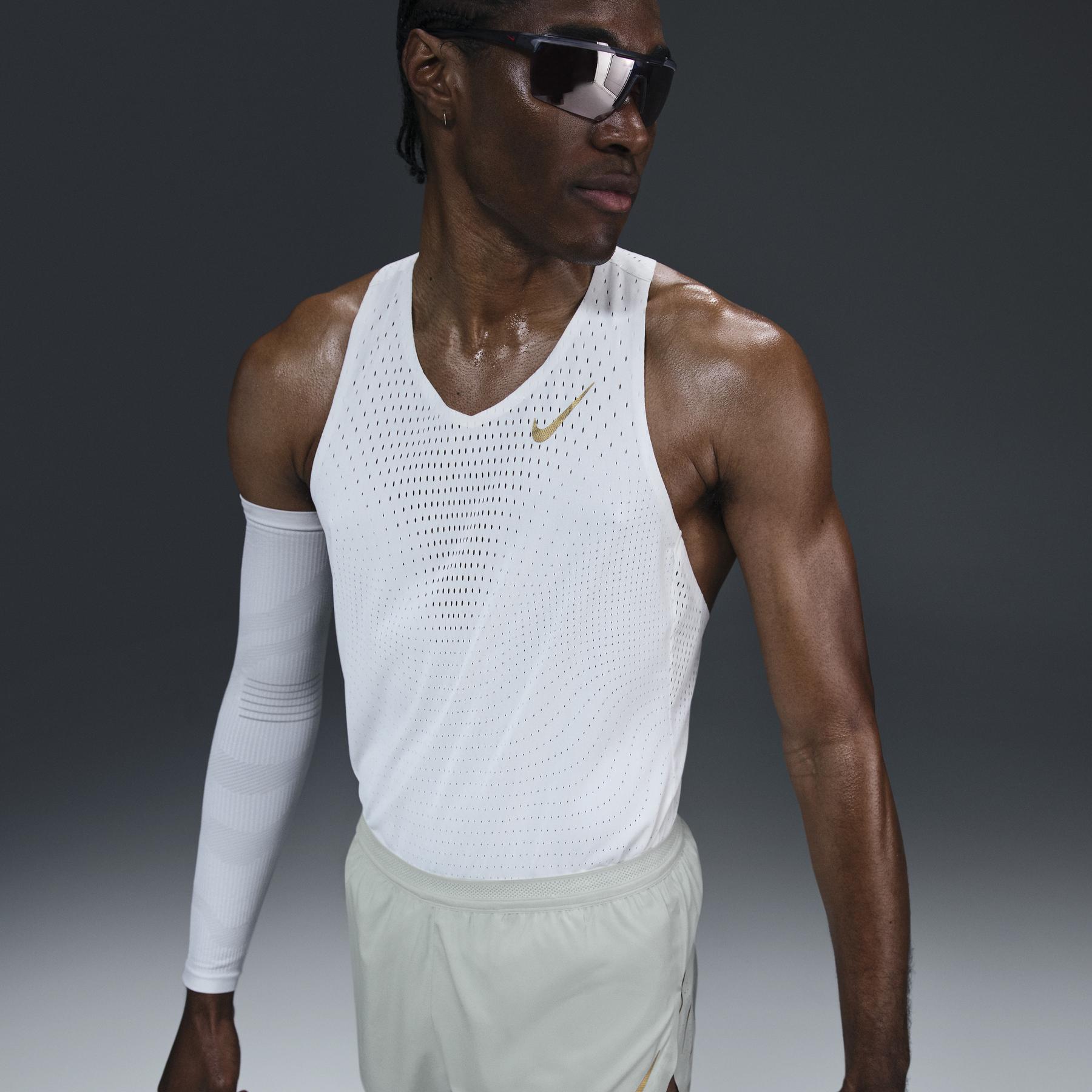 product/n/i/nike_hq4197-034_light-silver-metallic-gold_10.jpg