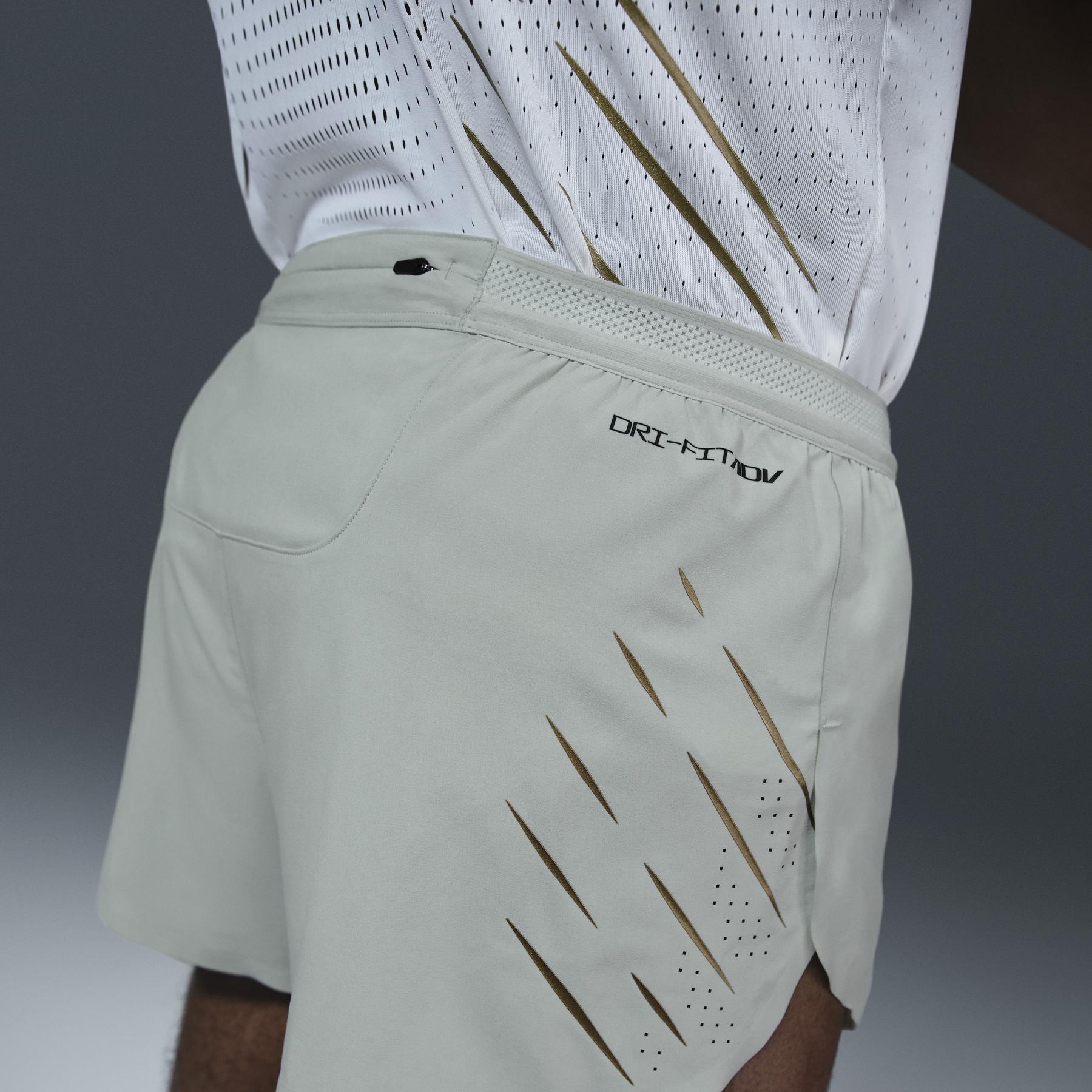 product/n/i/nike_hq4197-034_light-silver-metallic-gold_9.jpg