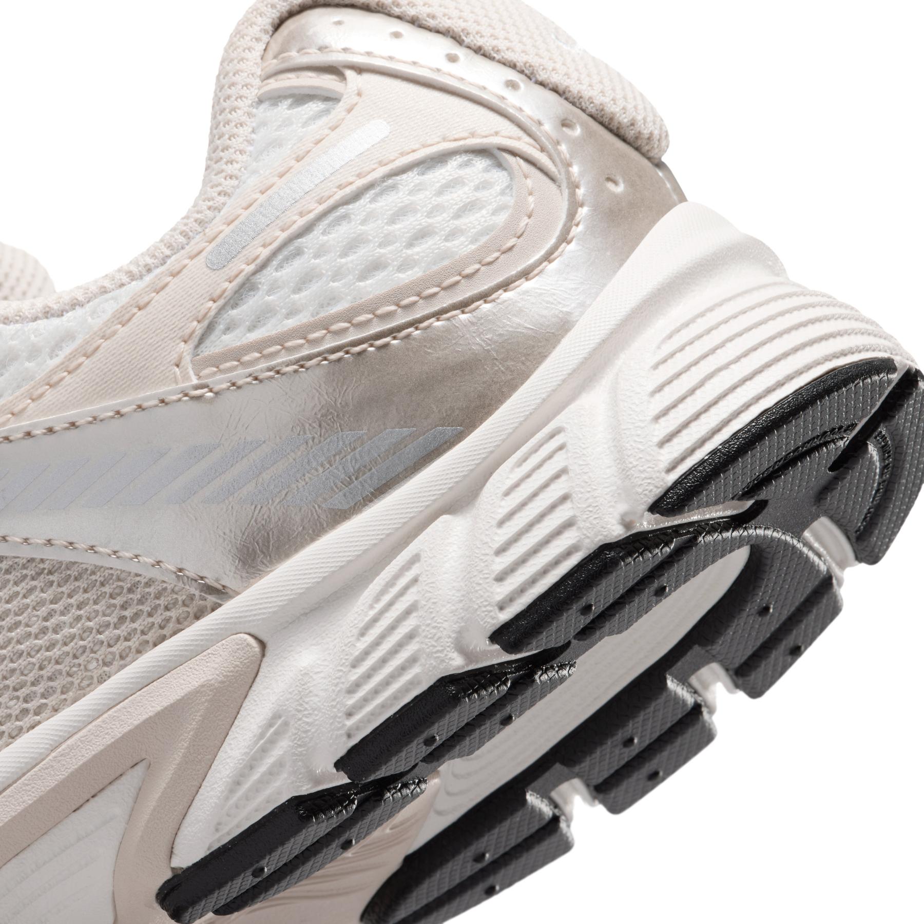 product/n/i/nike_hq6411-102-phsyd002.jpg