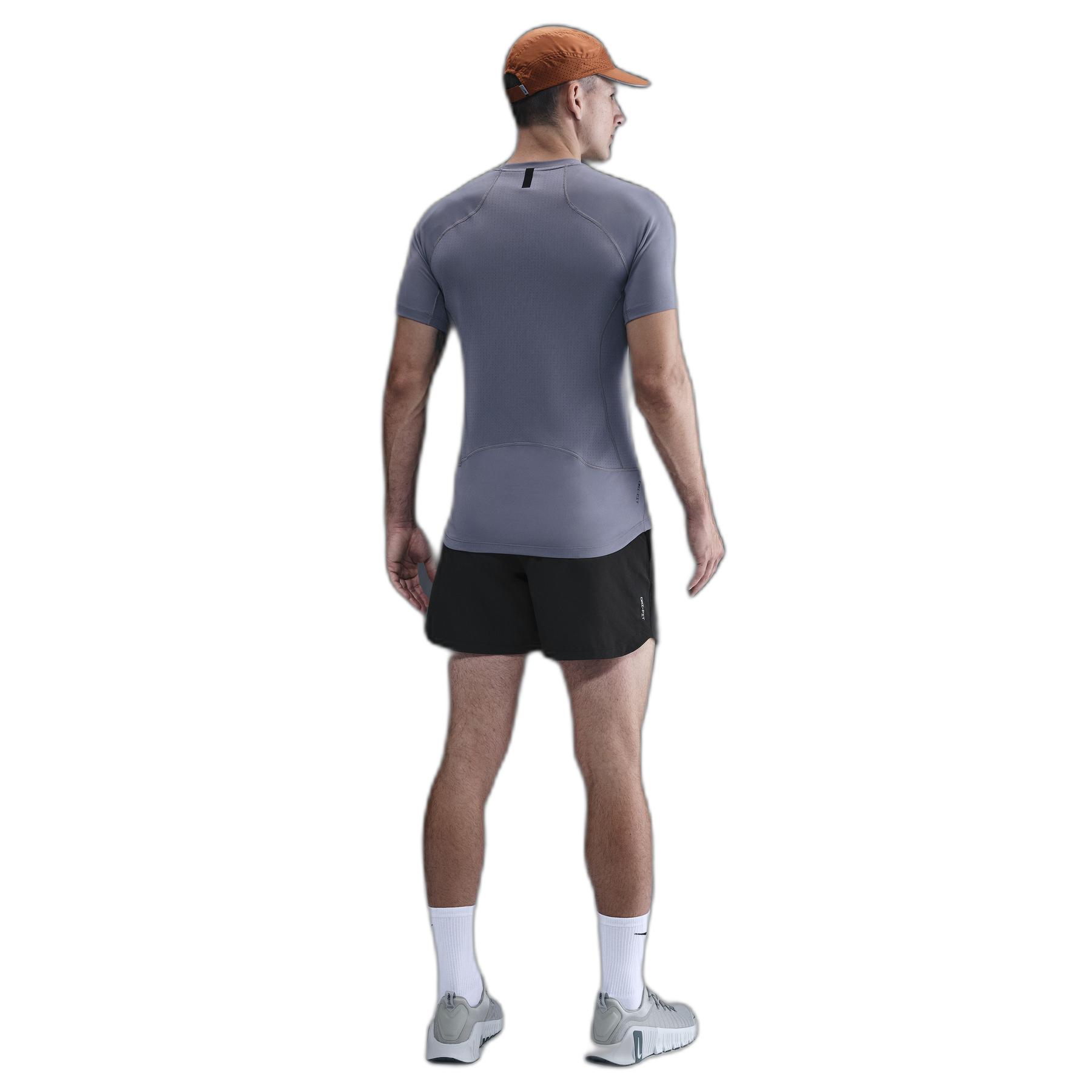 product/n/i/nike_hv0411-010_black-white_2.jpg