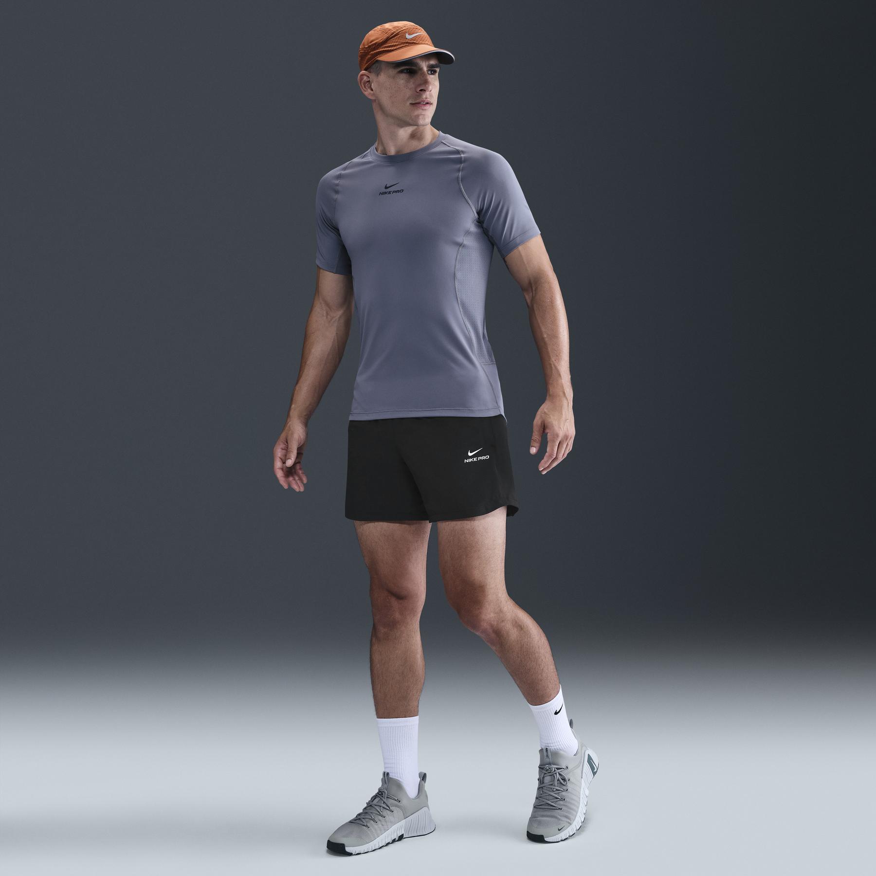 product/n/i/nike_hv0411-010_black-white_5.jpg