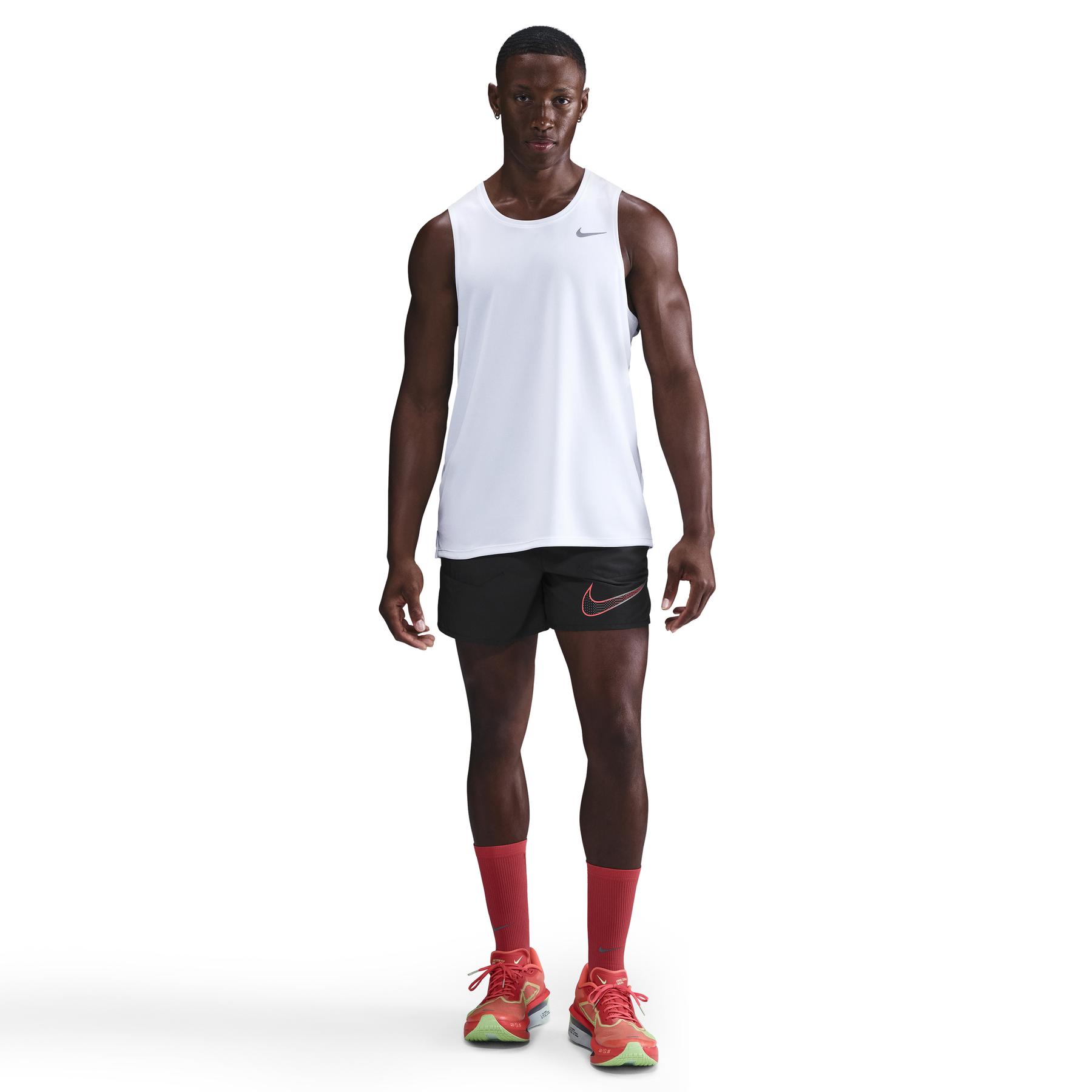 product/n/i/nike_hv2132-010_black-bright-crimson_8.jpg