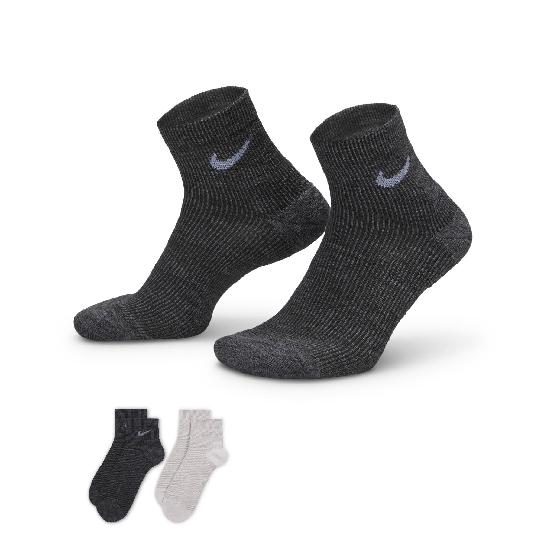 product/n/i/nike_hv6897-900_gris-noir_4.jpg