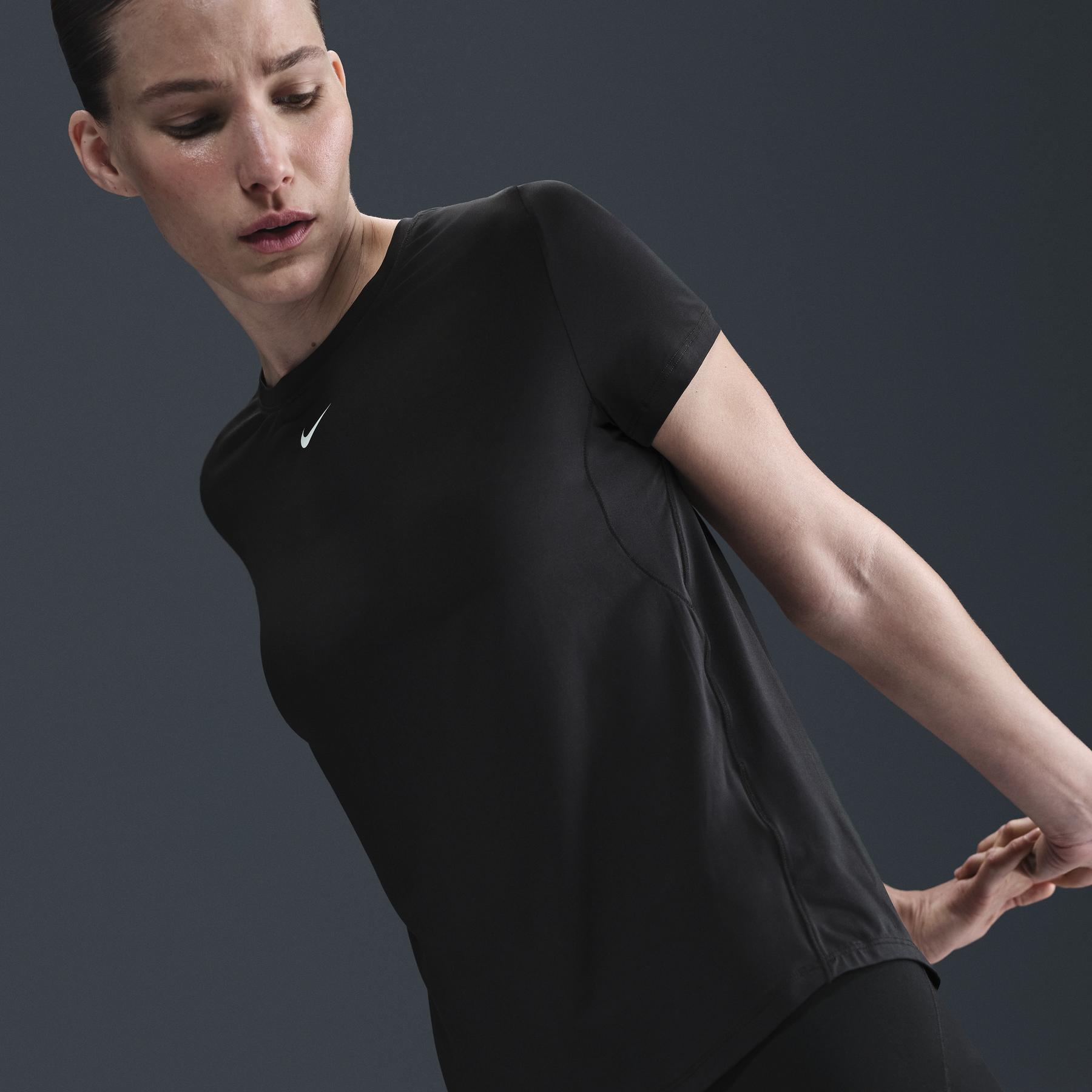 product/n/i/nike_ib9408-010_noir-blanc_7.jpg