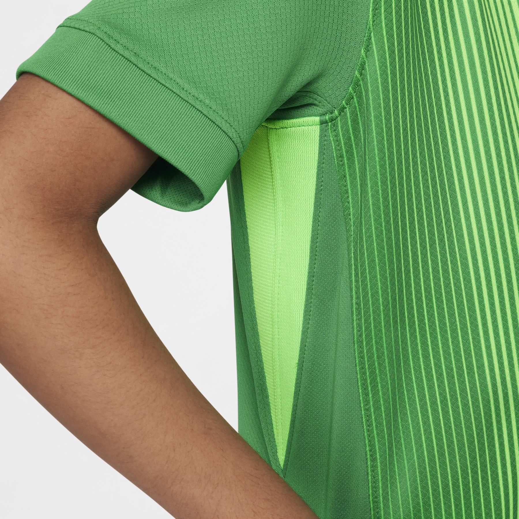product/n/i/nike_if3959-310_lucky-green-green-strike-noir_6.jpg