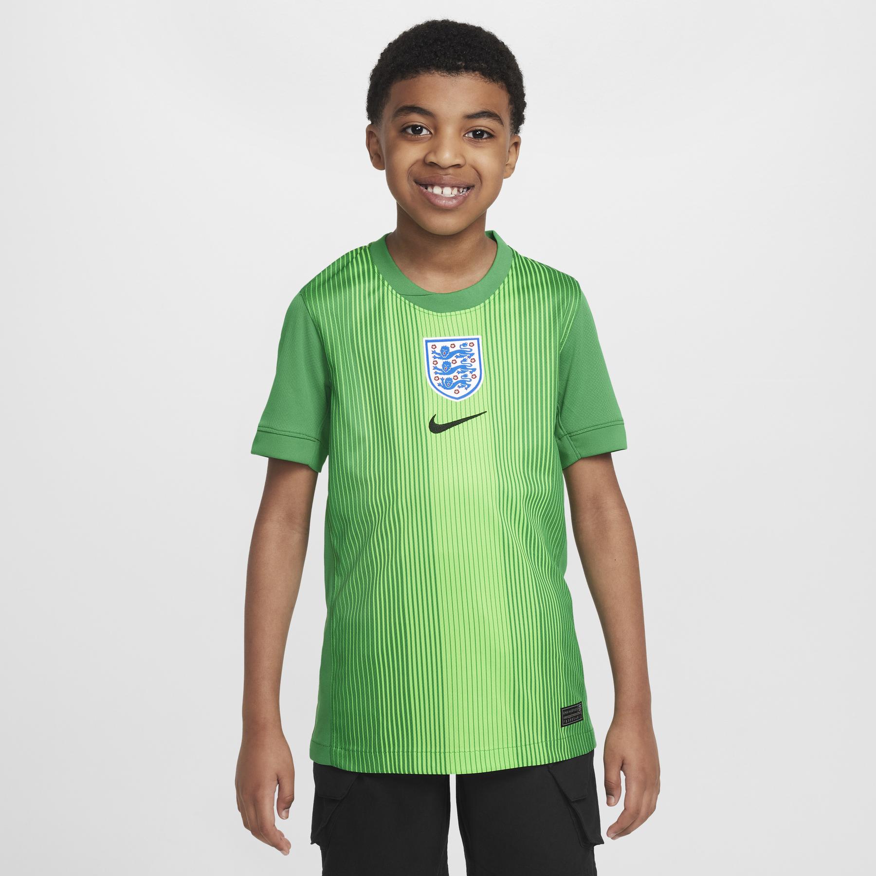 product/n/i/nike_if3959-310_lucky-green-green-strike-noir_9.jpg