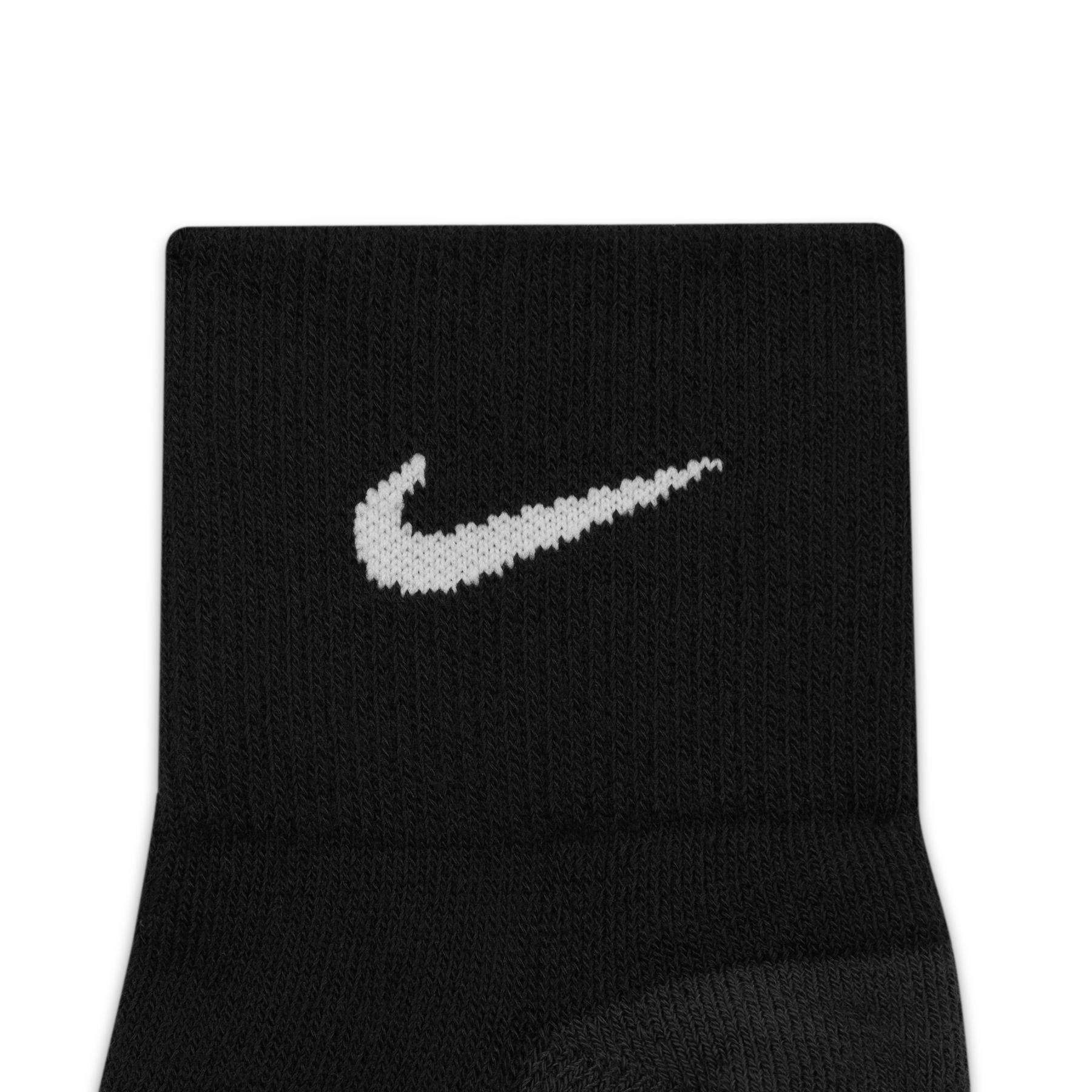 product/n/i/nike_sx5549-010-phsyd001.jpg