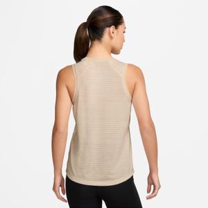 product/2/0/2025_08_nike_hv2803-272-phsbm001.jpg