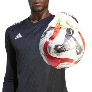 product/2/0/2025_09_adidas_ia0875_5_hardware_on_model_detail_view_4_white.jpg