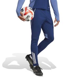 product/2/0/2025_09_adidas_ji6549_5_apparel_on_model_walking_view_white.jpg