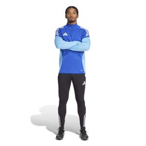 product/2/0/2025_09_adidas_ji8927_7_apparel_on_model_standard_outfit_view_white.jpg