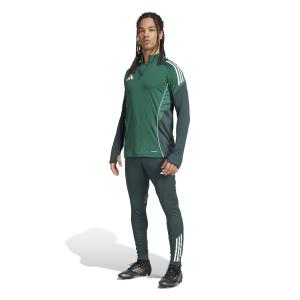 product/2/0/2025_09_adidas_ji8938_7_apparel_on_model_standard_outfit_view_white.jpg