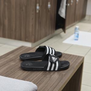 product/a/d/adidas_f35580_15_footwear_photography_heromrktng_view_1_white-new0201.jpg